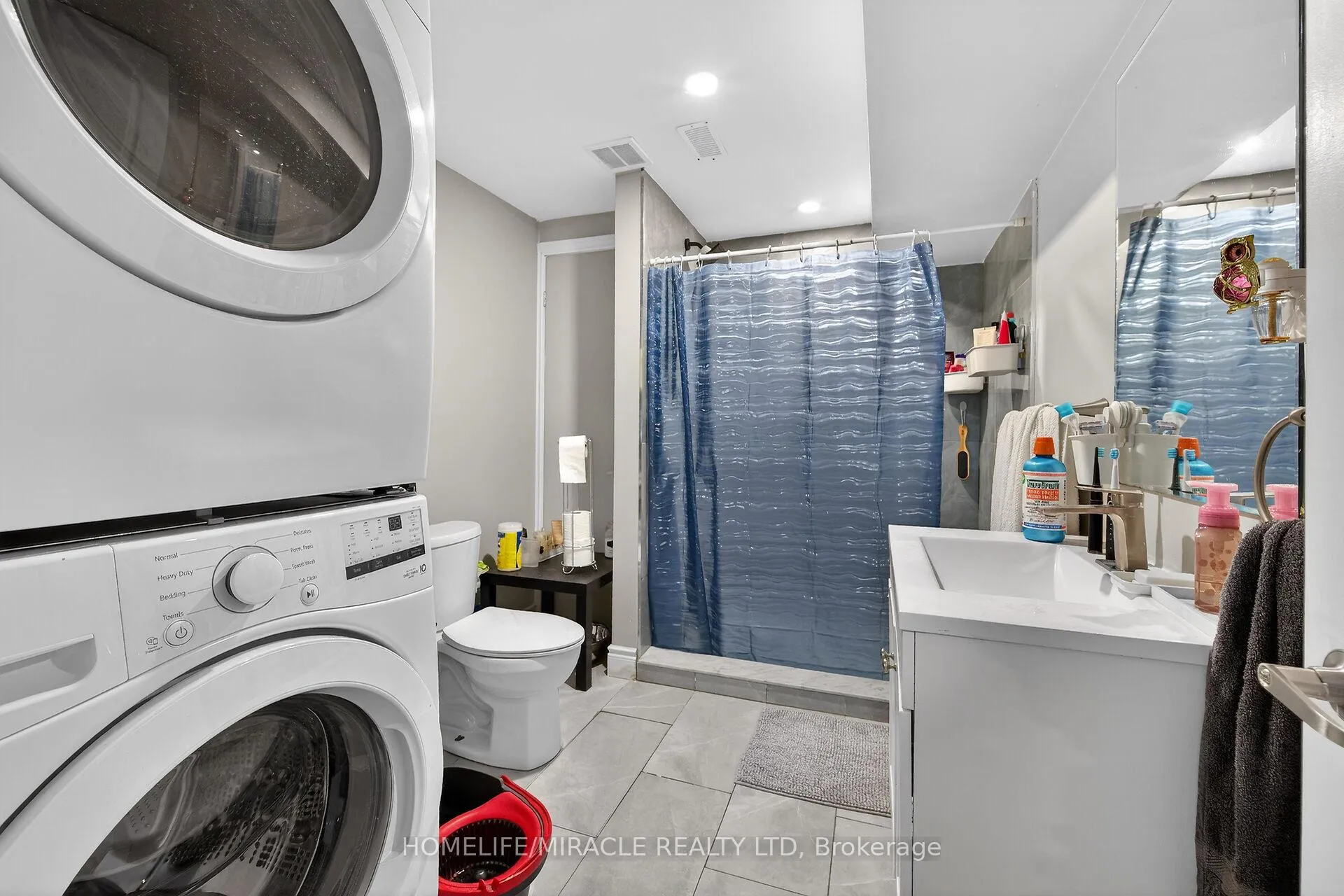 Photo 40 of 7809 Hackberry Trail, Niagara Falls, Brown — HOMEH