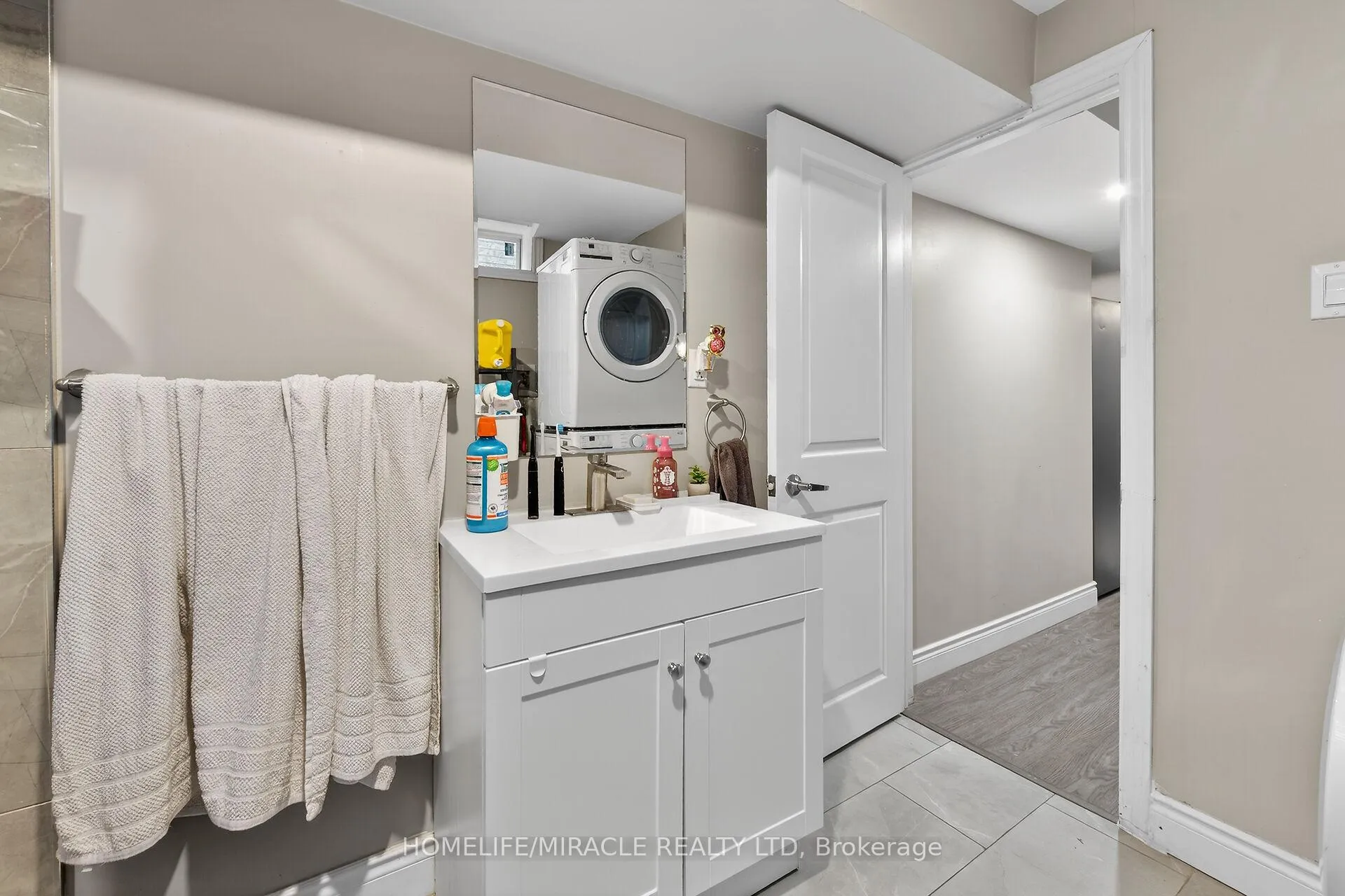 Photo 41 of 7809 Hackberry Trail, Niagara Falls, Brown — HOMEH