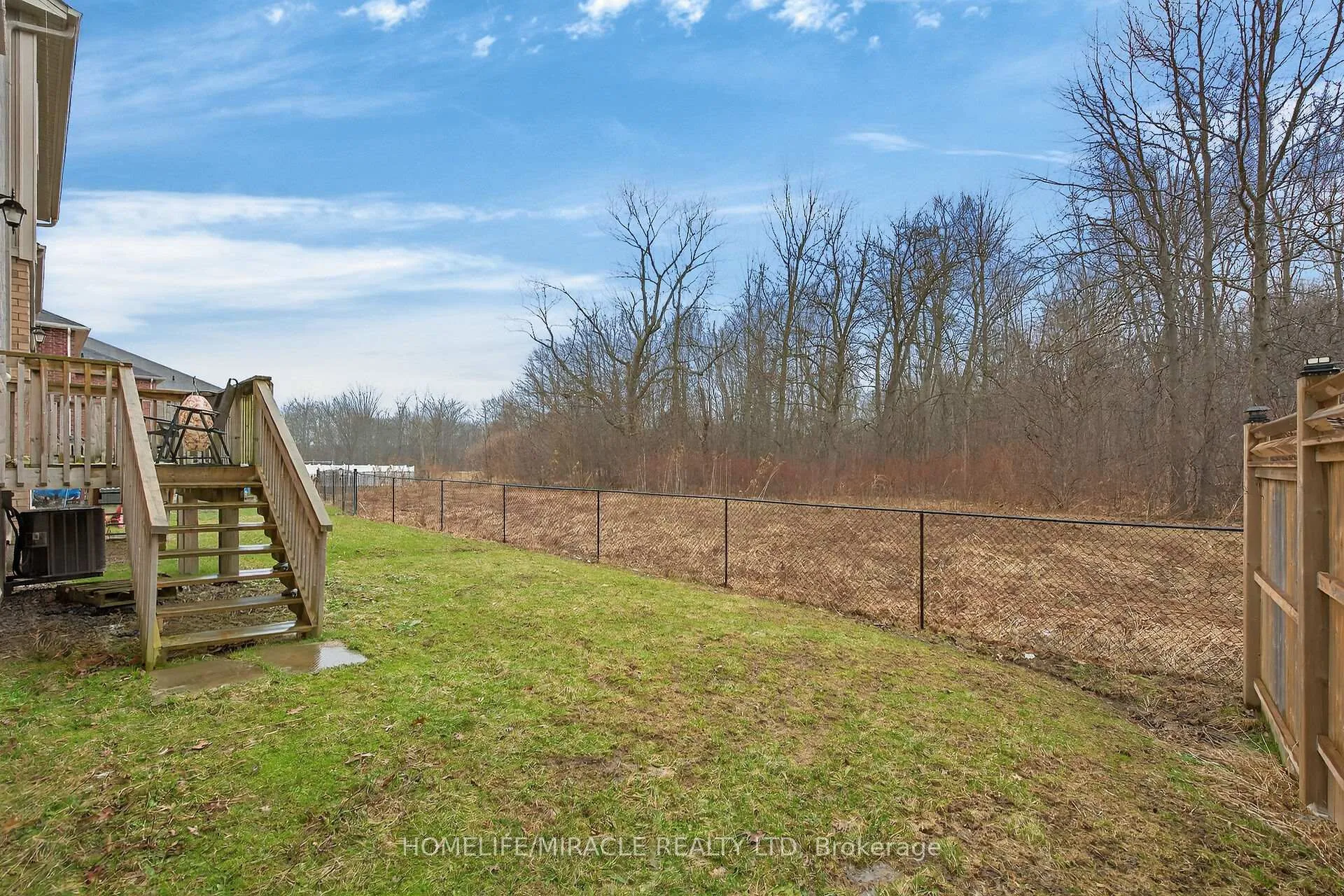 Photo 42 of 7809 Hackberry Trail, Niagara Falls, Brown — HOMEH