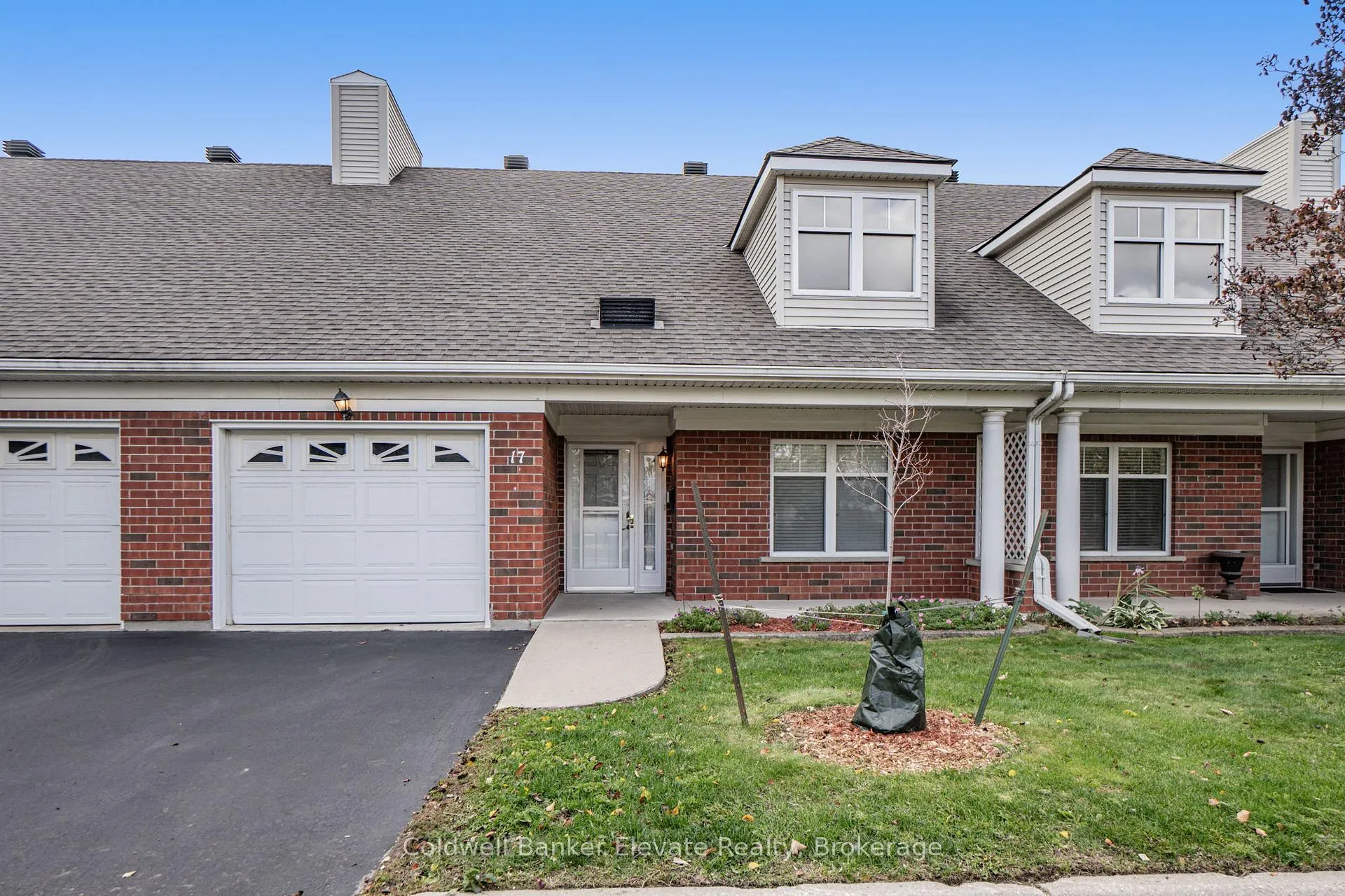 Photo 1 of Unit 17, 2705 Kingsway Drive, Kitchener — HOMEH