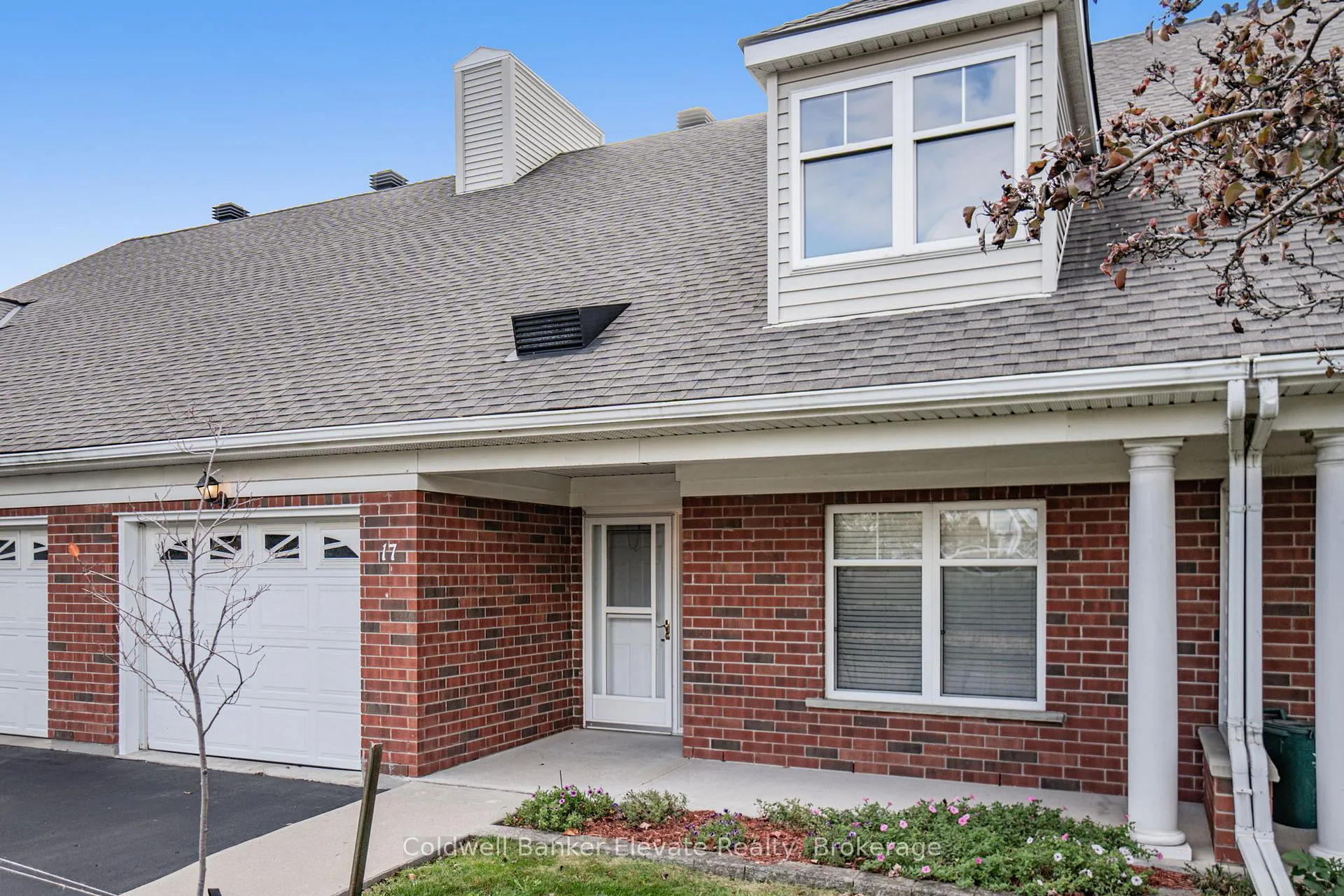 Photo 3 of Unit 17, 2705 Kingsway Drive, Kitchener — HOMEH