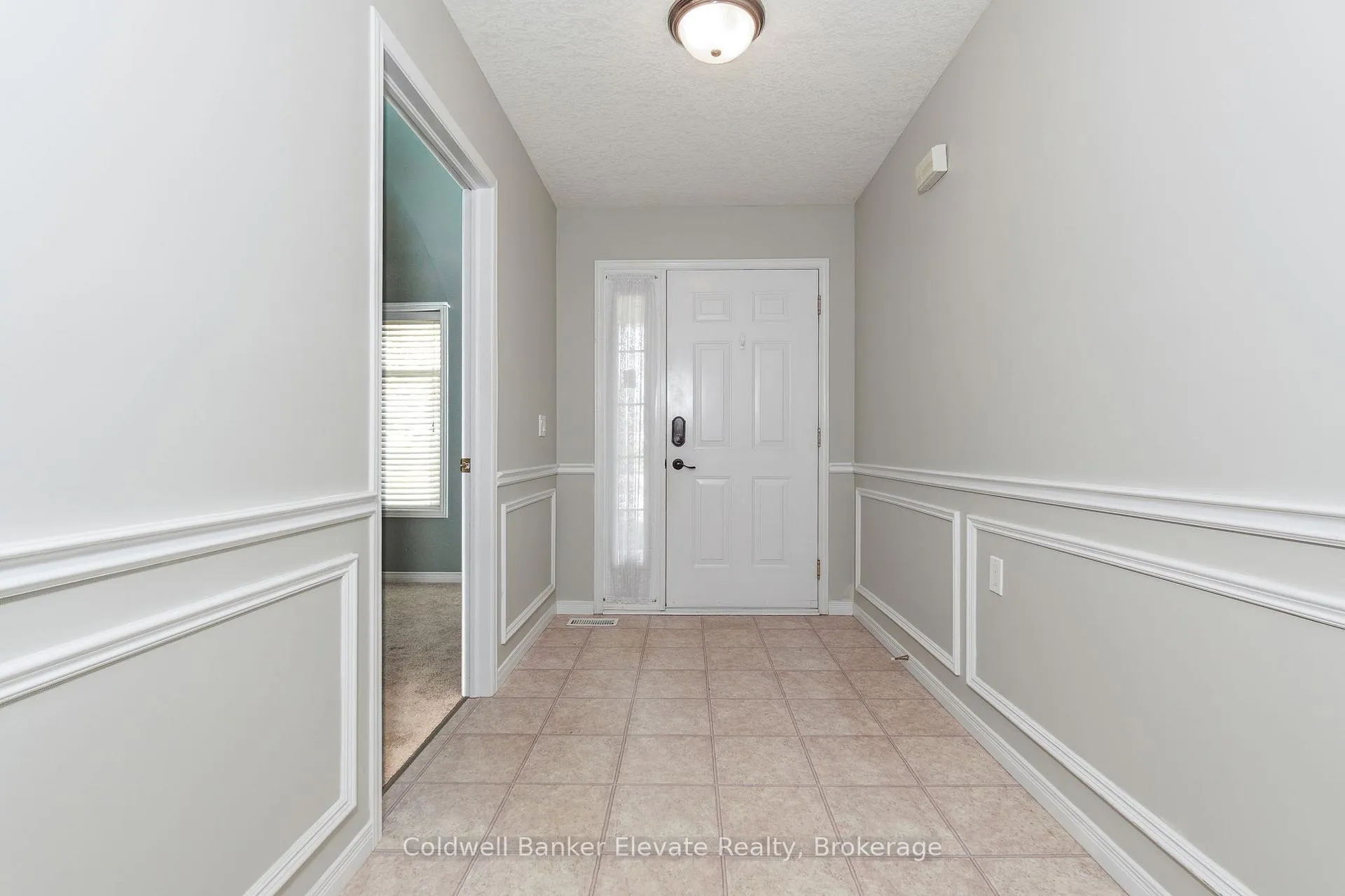 Photo 4 of Unit 17, 2705 Kingsway Drive, Kitchener — HOMEH