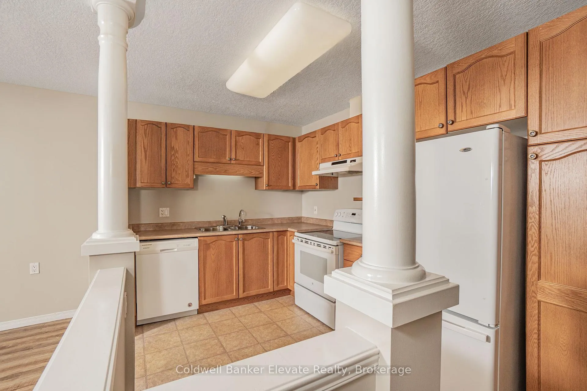Photo 10 of Unit 17, 2705 Kingsway Drive, Kitchener — HOMEH