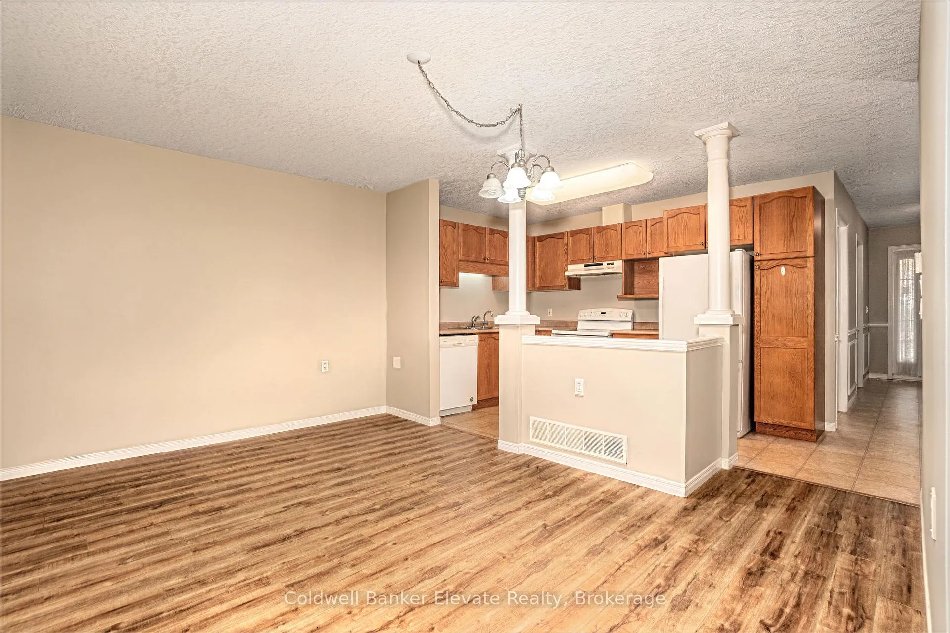 Photo 14 of Unit 17, 2705 Kingsway Drive, Kitchener — HOMEH