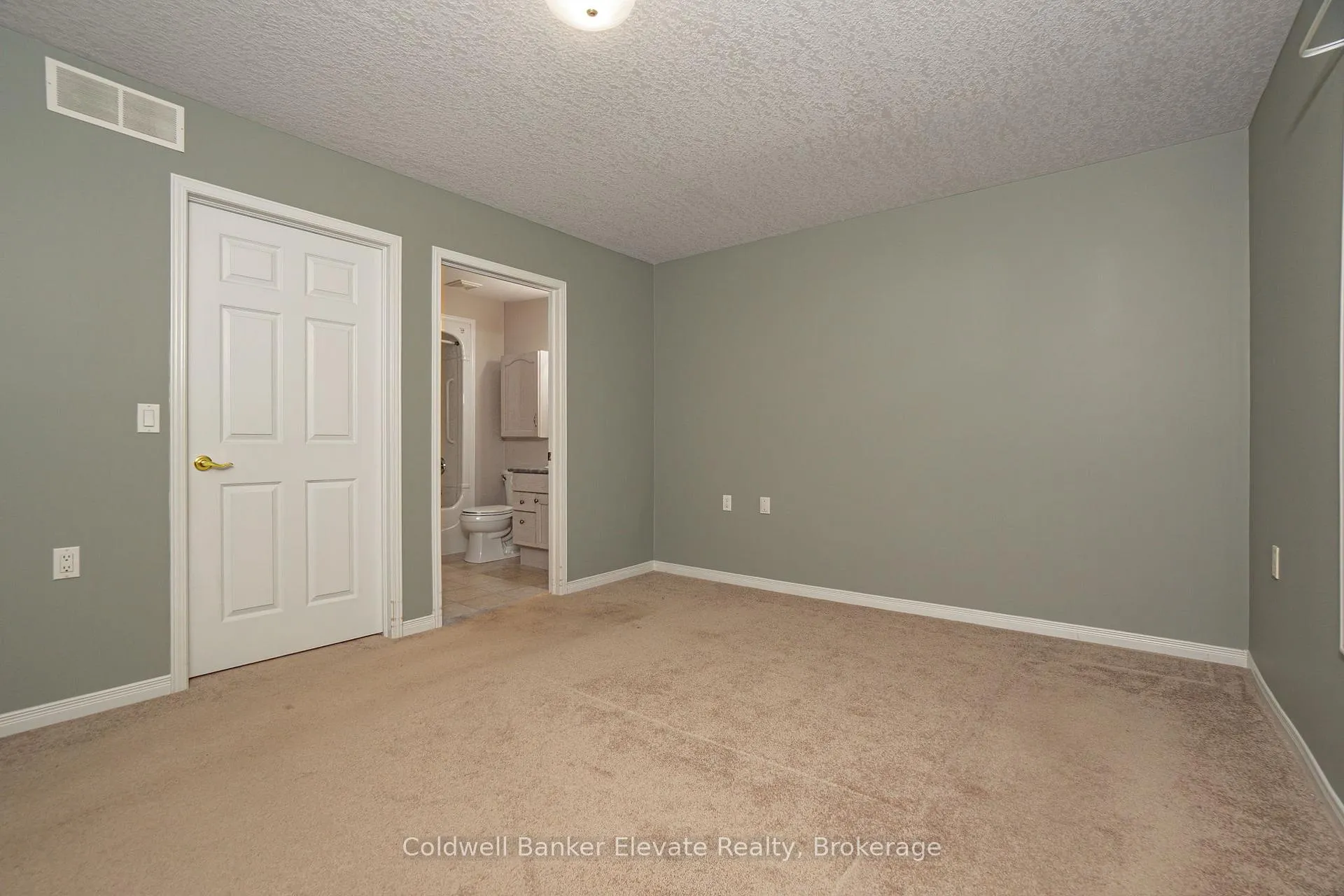Photo 22 of Unit 17, 2705 Kingsway Drive, Kitchener — HOMEH