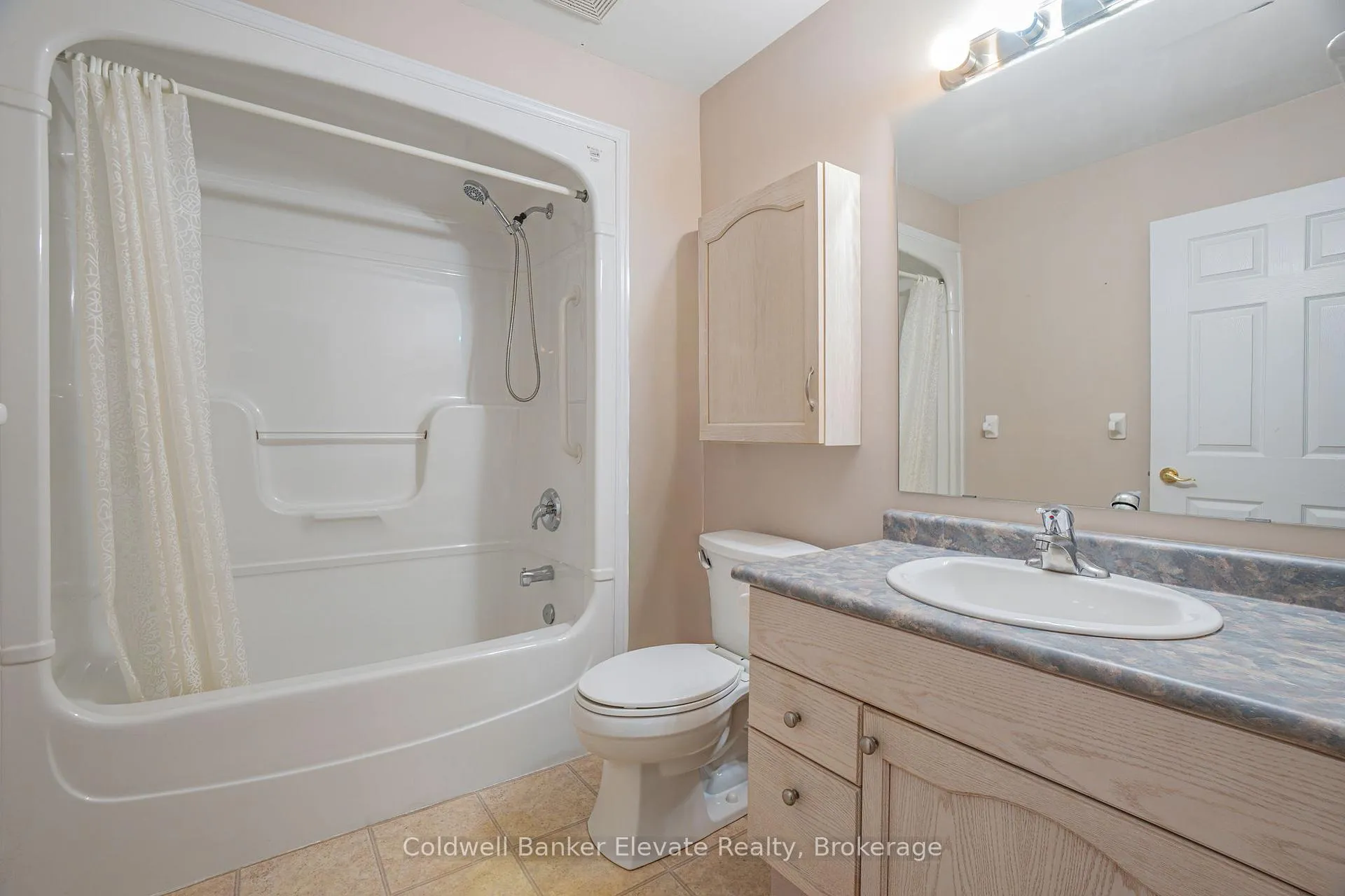 Photo 24 of Unit 17, 2705 Kingsway Drive, Kitchener — HOMEH