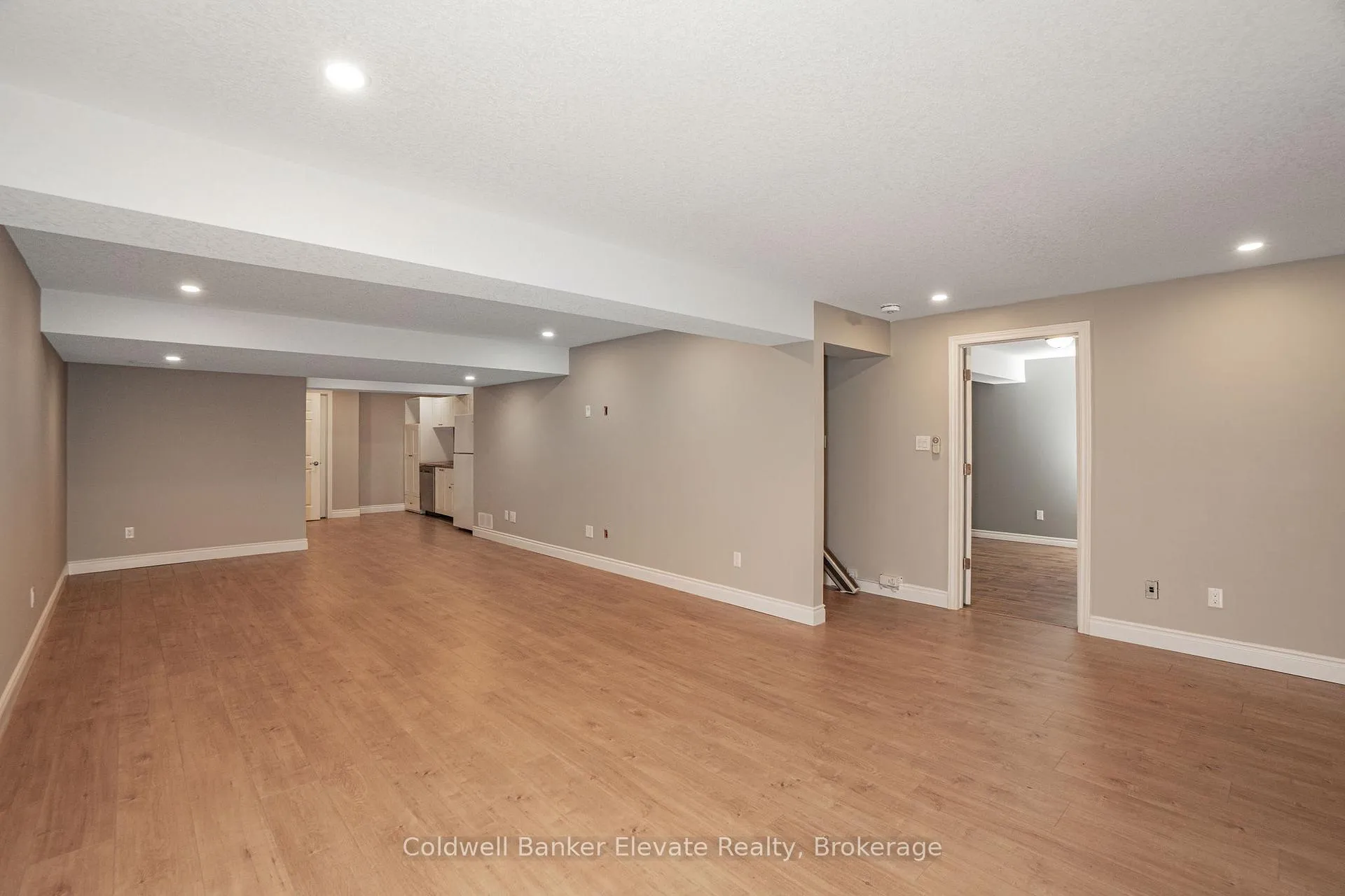 Photo 25 of Unit 17, 2705 Kingsway Drive, Kitchener — HOMEH