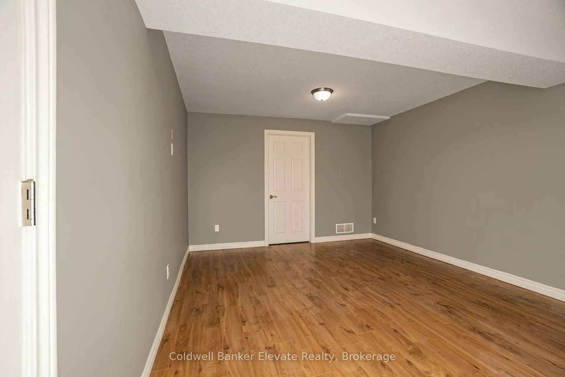 Photo 30 of Unit 17, 2705 Kingsway Drive, Kitchener — HOMEH