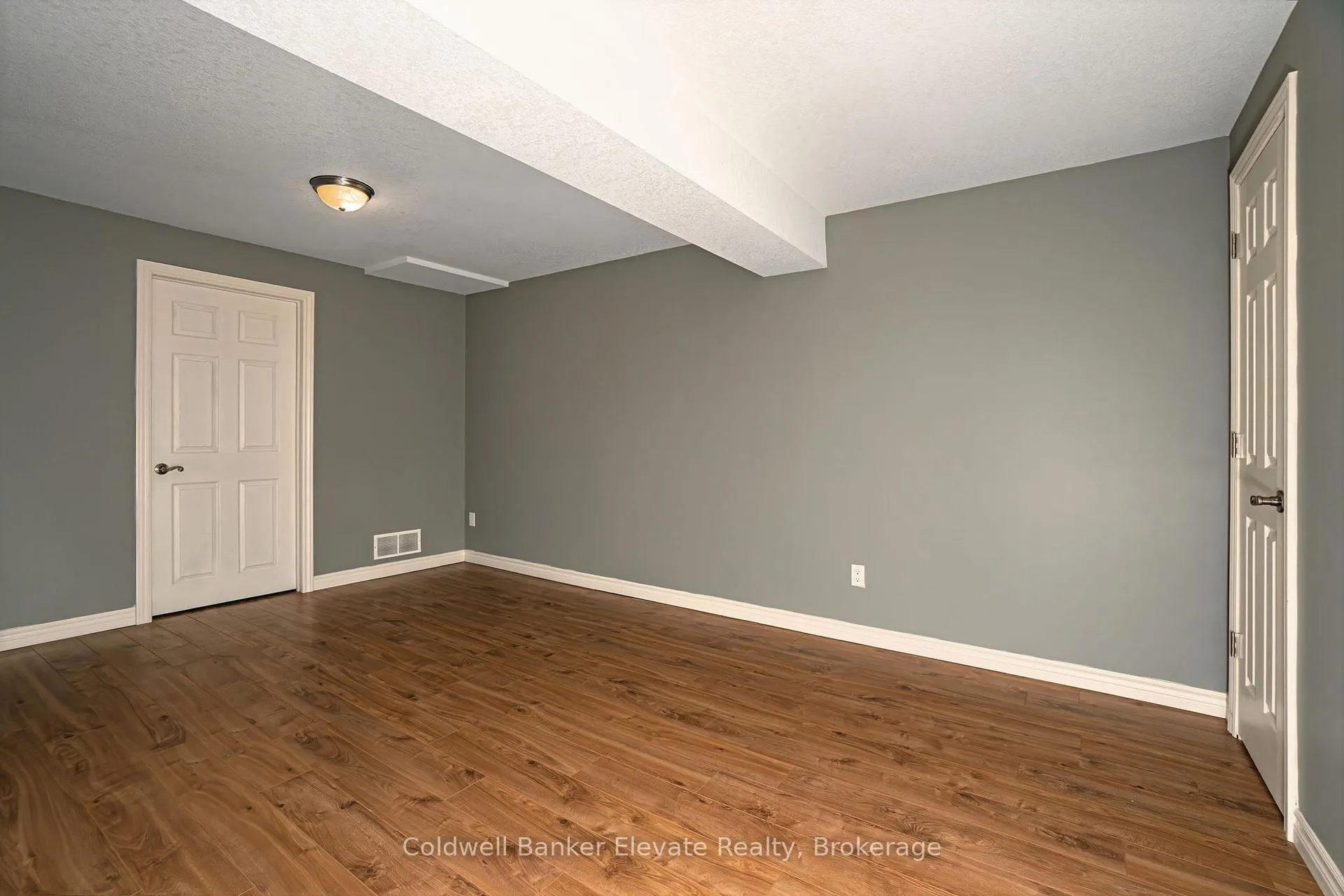 Photo 31 of Unit 17, 2705 Kingsway Drive, Kitchener — HOMEH