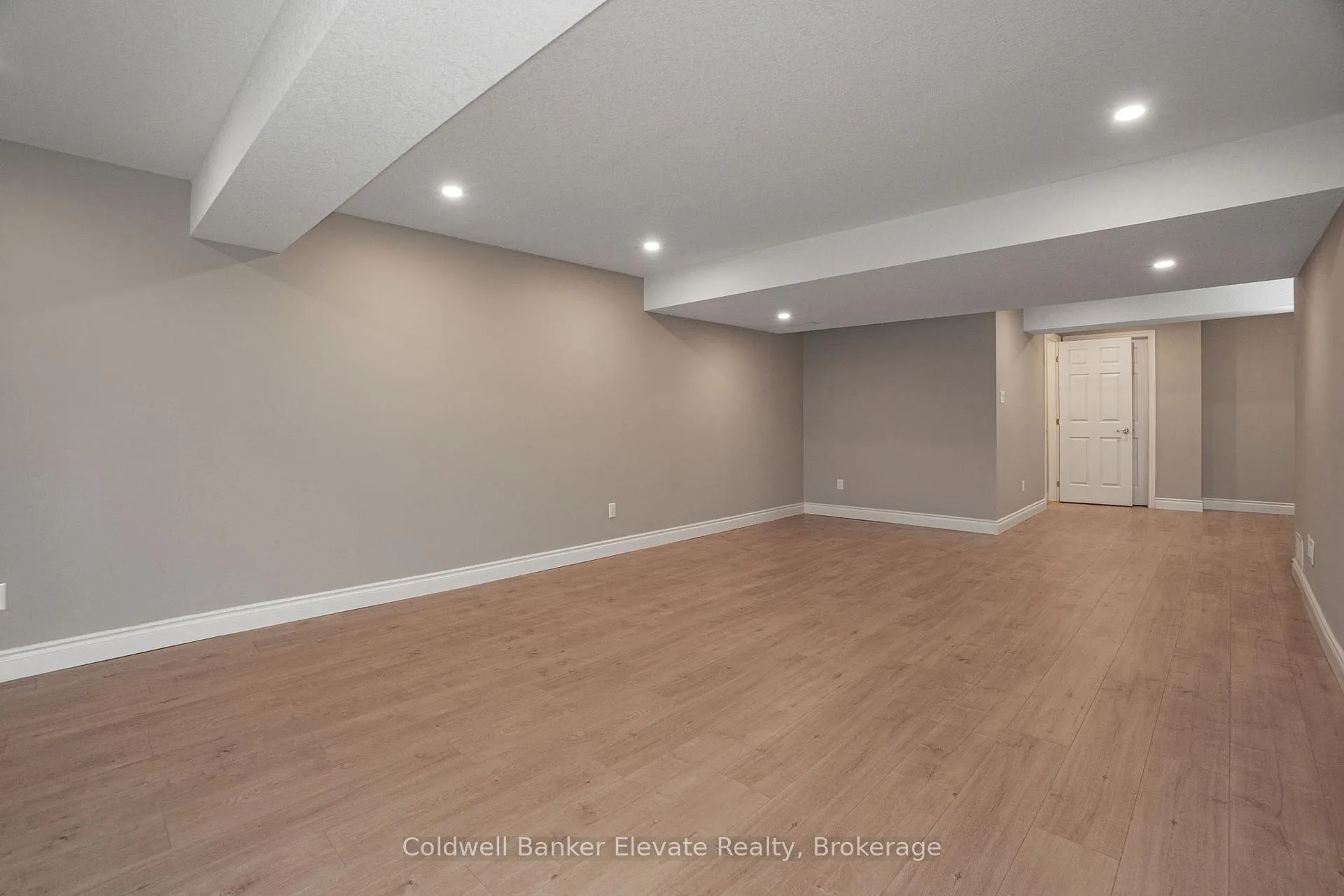 Photo 34 of Unit 17, 2705 Kingsway Drive, Kitchener — HOMEH