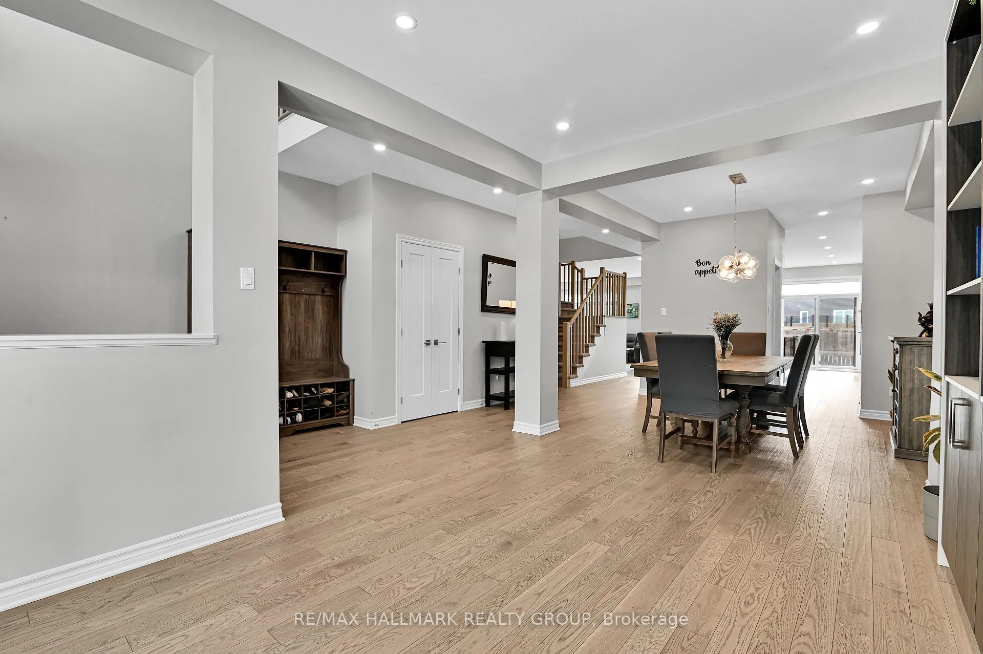 Photo 4 of 160 Eric Maloney Way, Ottawa, Blossom Park/Kemp Park/Findlay Creek — HOMEH