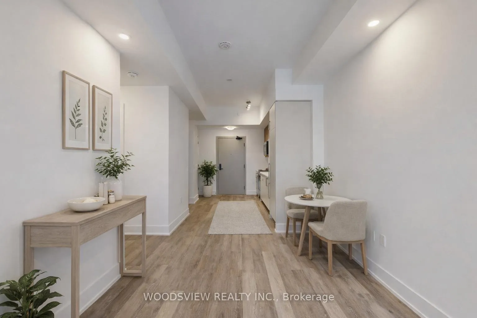 Photo 2 of Unit 533, 2075 King Road, King, King City — HOMEH