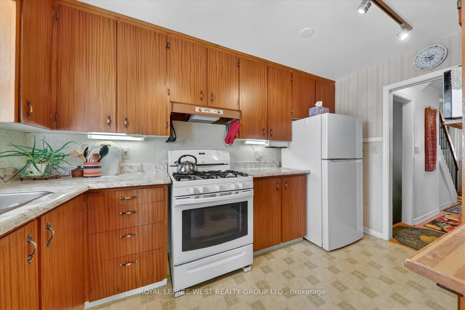 Photo 9 of 35 Roxaline Street, Etobicoke, Humber Heights — HOMEH