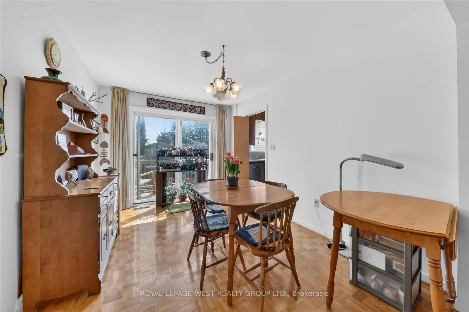 Photo 12 of 35 Roxaline Street, Etobicoke, Humber Heights — HOMEH