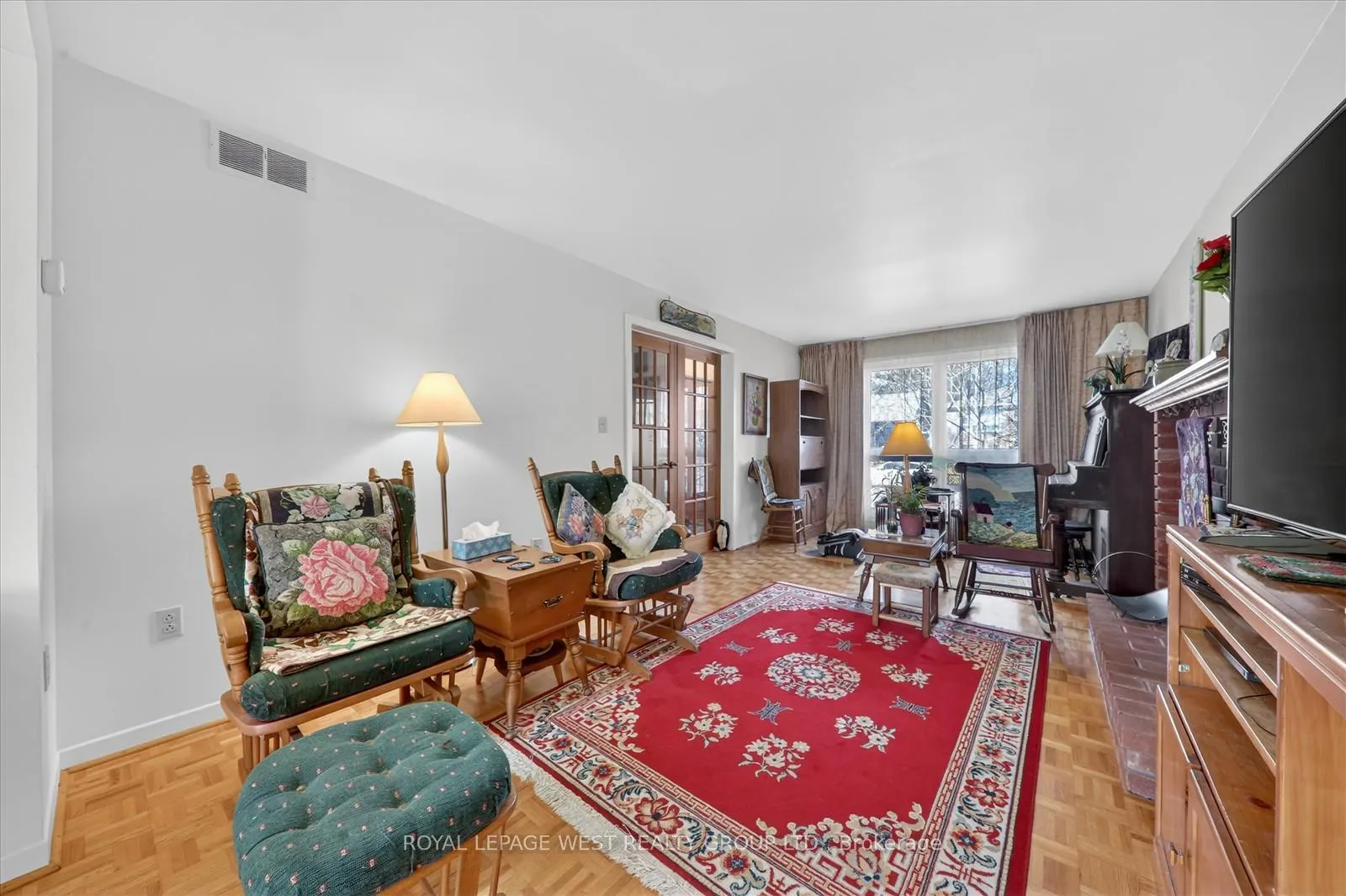 Photo 13 of 35 Roxaline Street, Etobicoke, Humber Heights — HOMEH