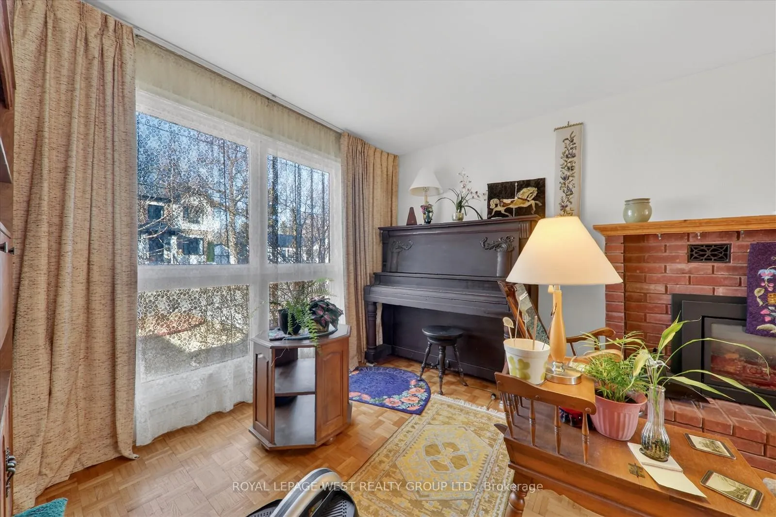 Photo 16 of 35 Roxaline Street, Etobicoke, Humber Heights — HOMEH
