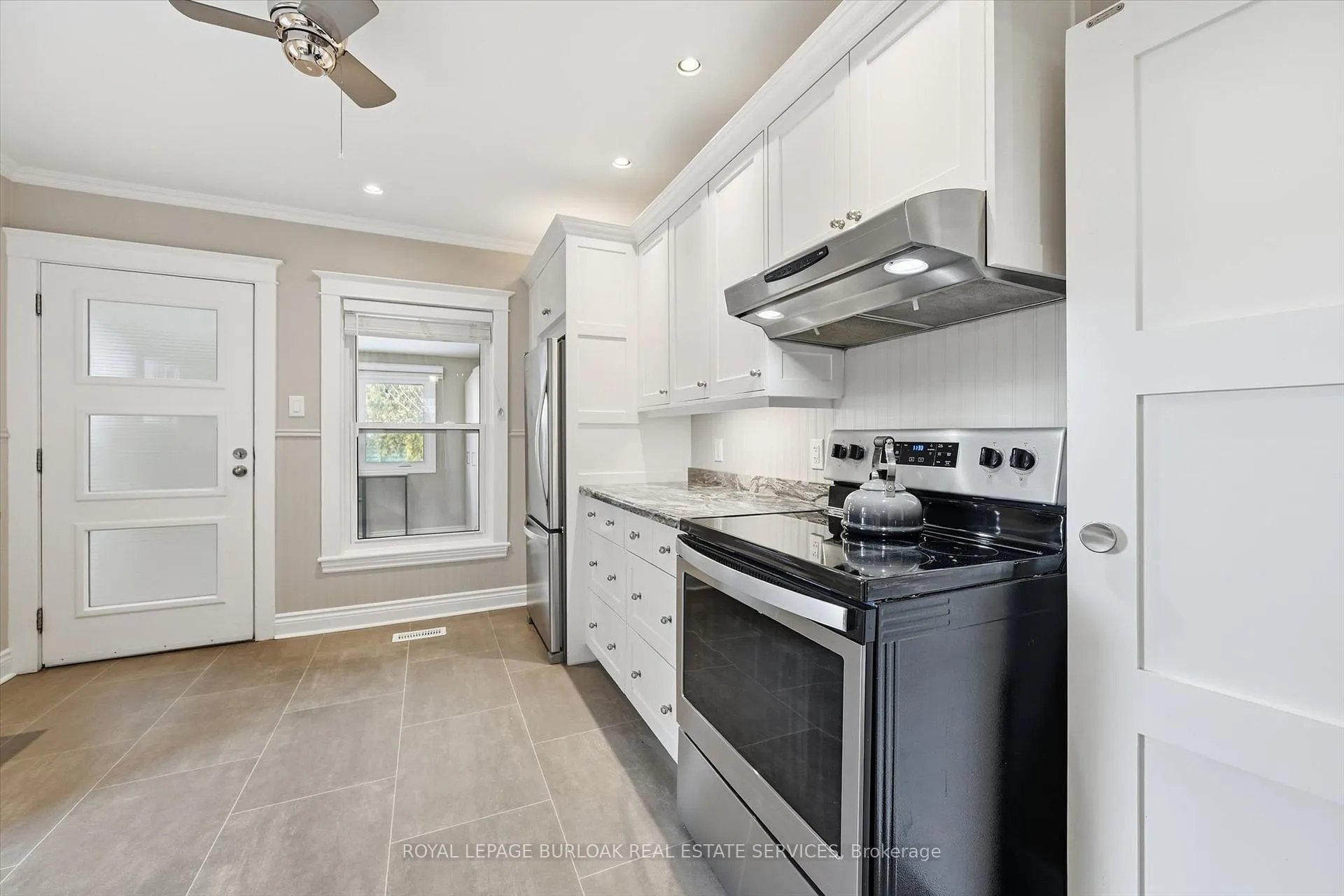 Photo 12 of 43 Belview Avenue, Hamilton, Crown Point — HOMEH