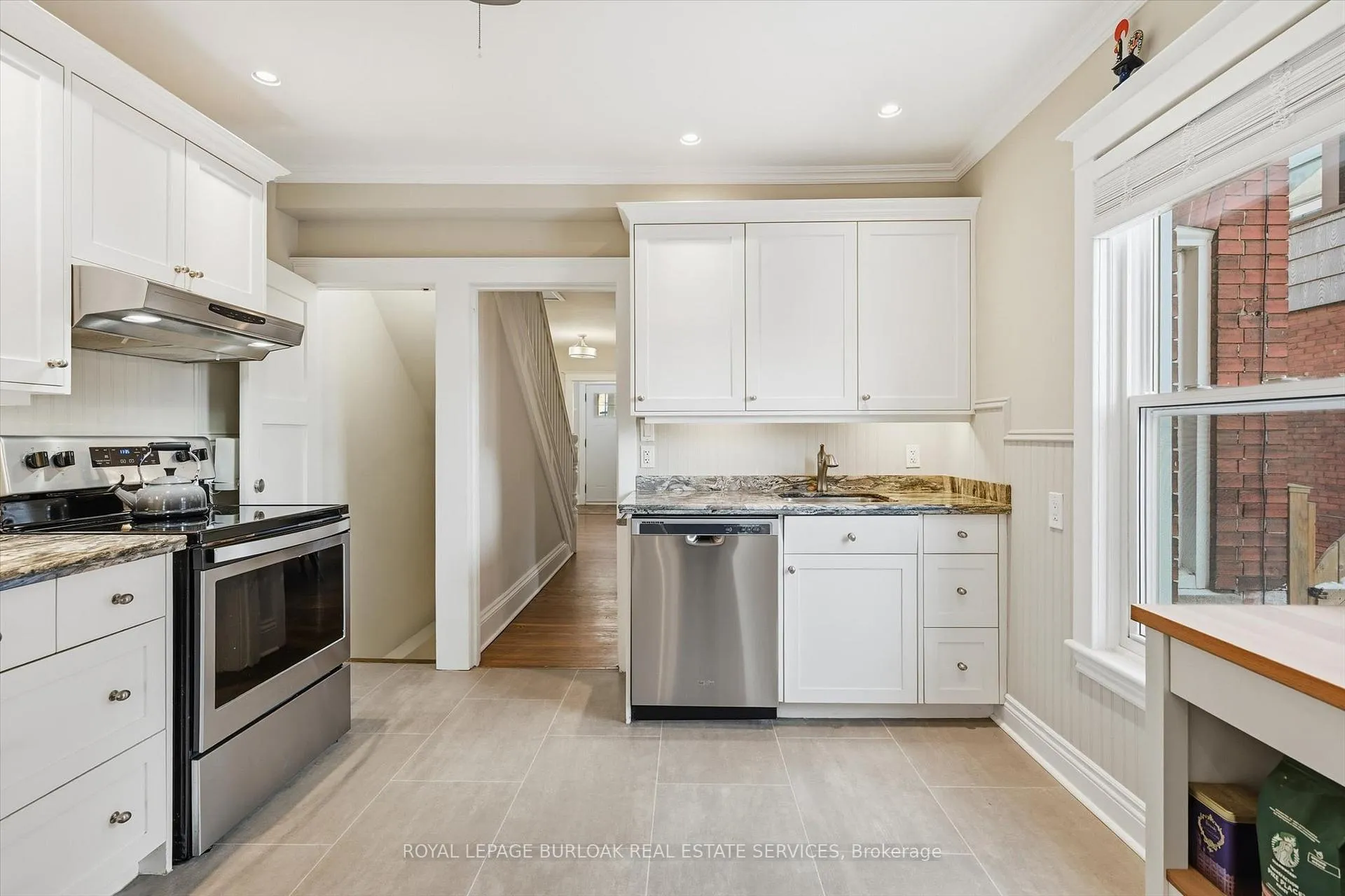 Photo 16 of 43 Belview Avenue, Hamilton, Crown Point — HOMEH