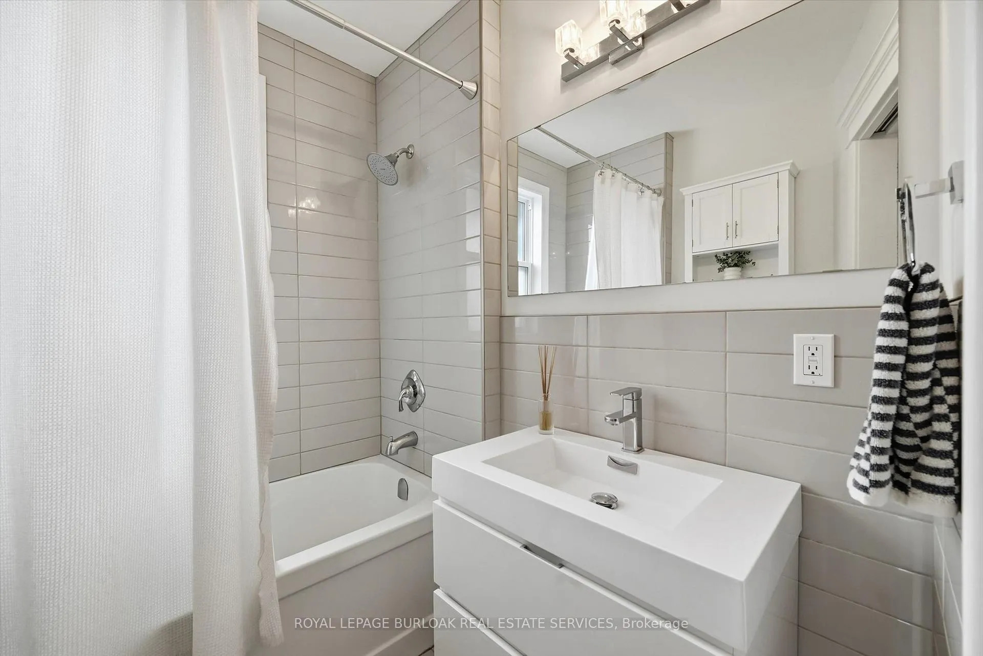 Photo 25 of 43 Belview Avenue, Hamilton, Crown Point — HOMEH