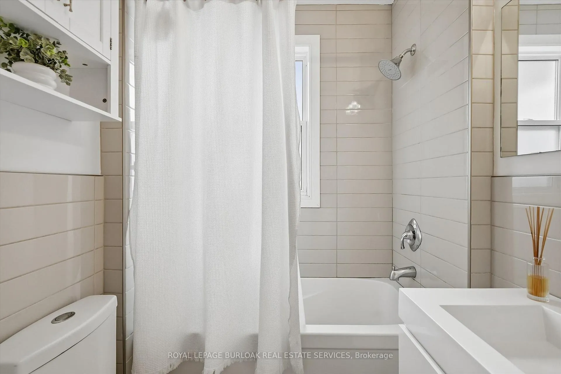 Photo 26 of 43 Belview Avenue, Hamilton, Crown Point — HOMEH
