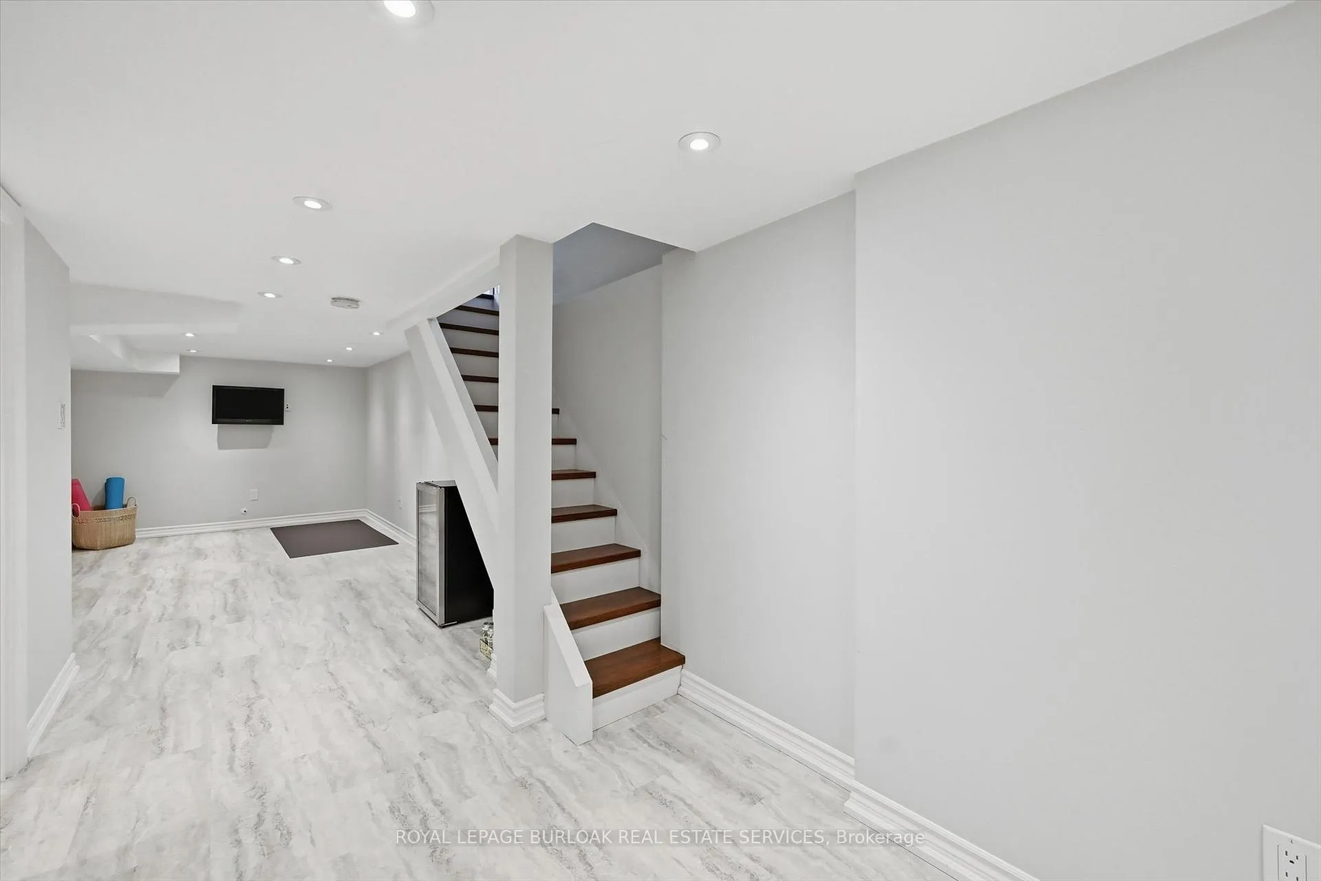 Photo 34 of 43 Belview Avenue, Hamilton, Crown Point — HOMEH