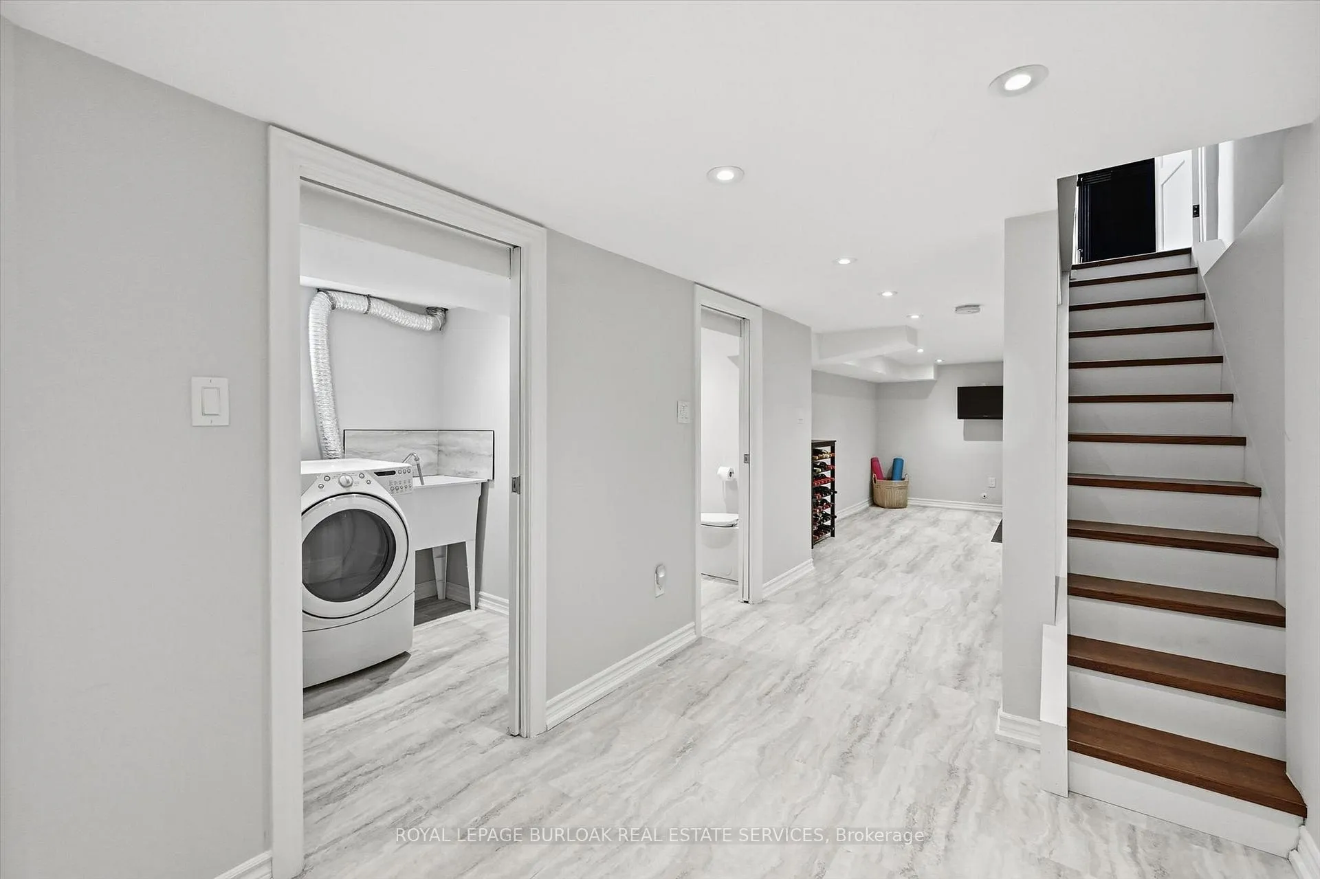 Photo 35 of 43 Belview Avenue, Hamilton, Crown Point — HOMEH