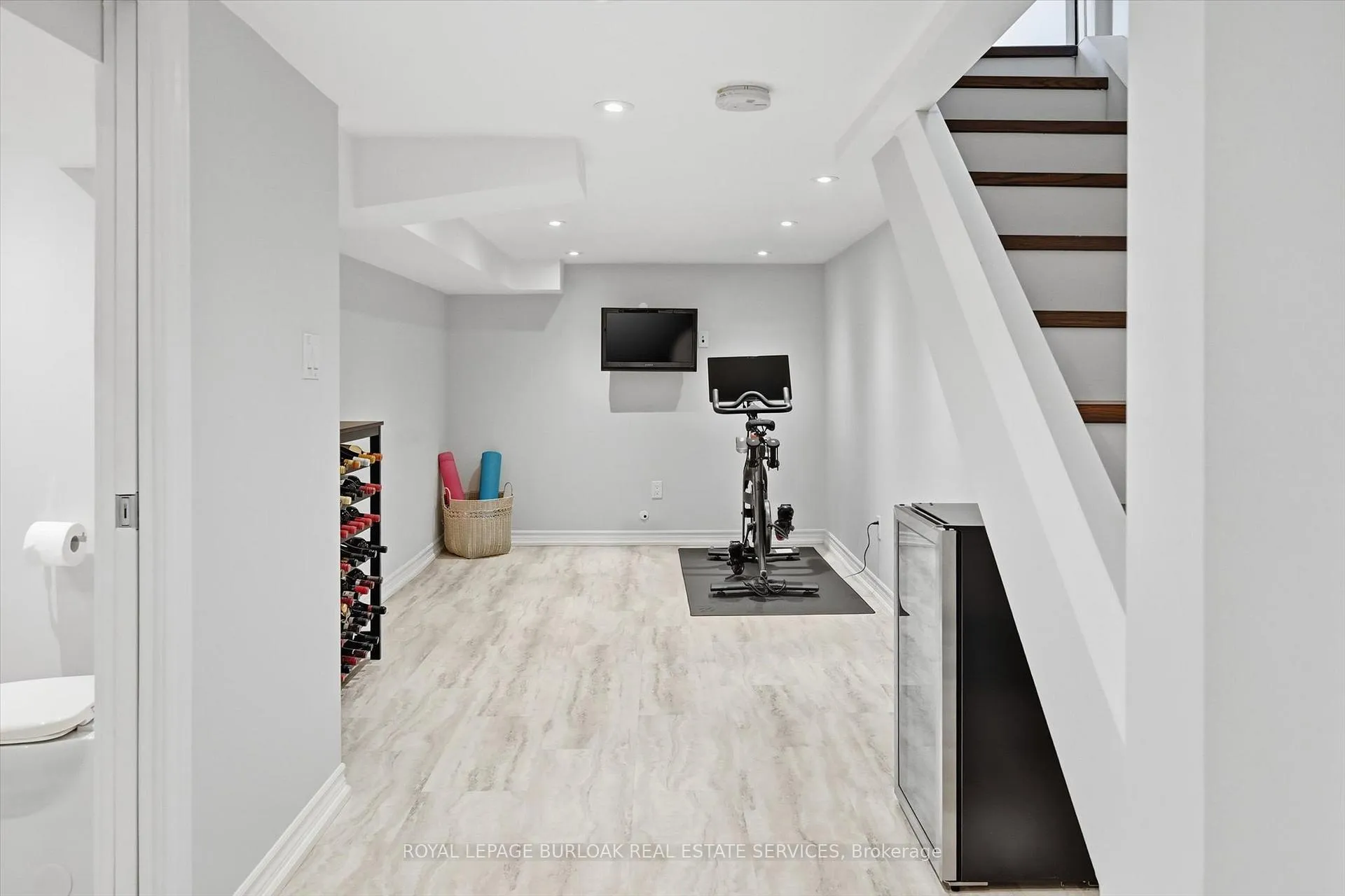 Photo 40 of 43 Belview Avenue, Hamilton, Crown Point — HOMEH