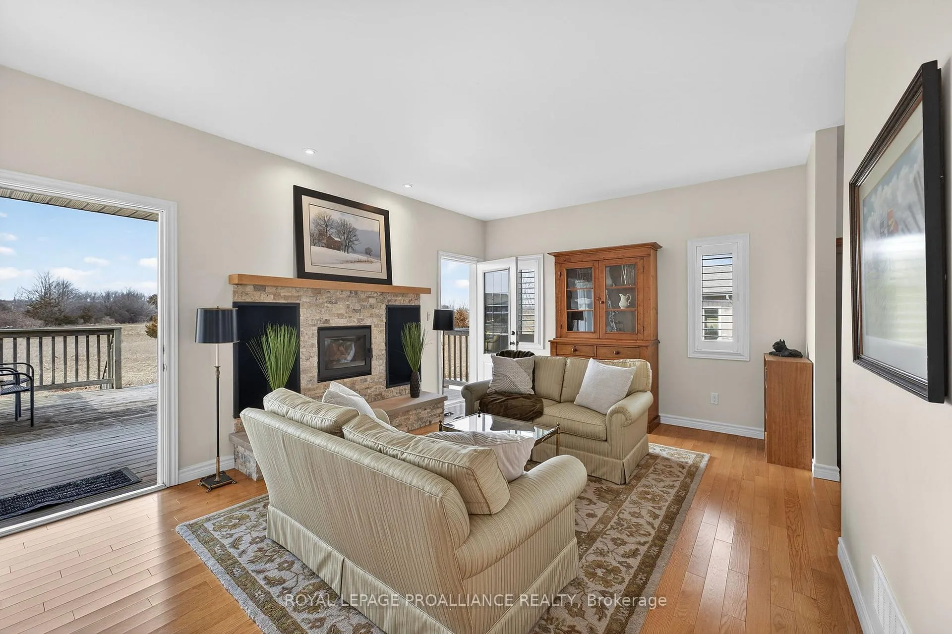 Photo 6 of 45 Maplehurst Crescent, Prince Edward County, Wellington Ward — HOMEH