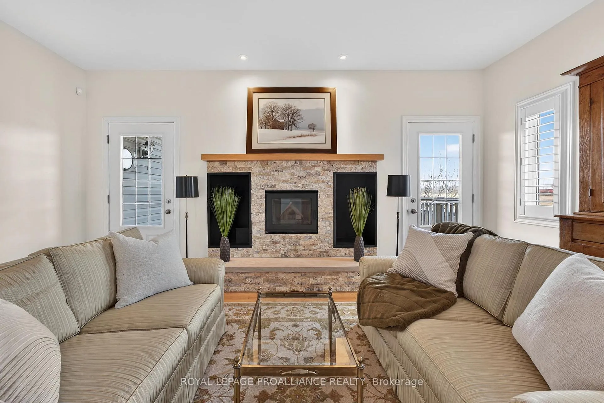 Photo 7 of 45 Maplehurst Crescent, Prince Edward County, Wellington Ward — HOMEH