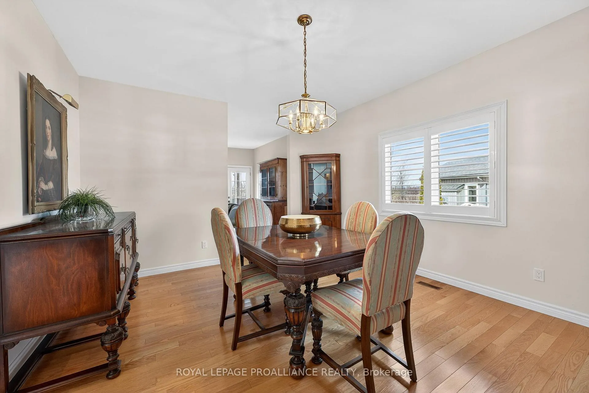 Photo 8 of 45 Maplehurst Crescent, Prince Edward County, Wellington Ward — HOMEH
