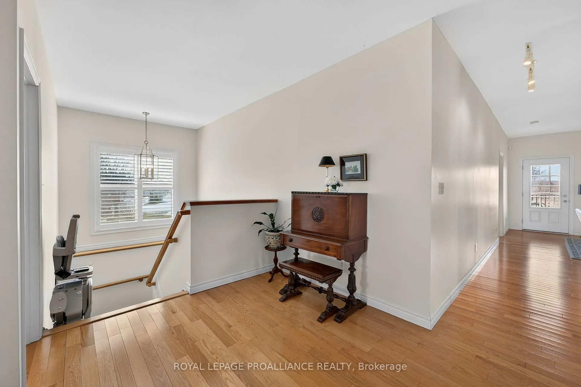 Photo 16 of 45 Maplehurst Crescent, Prince Edward County, Wellington Ward — HOMEH