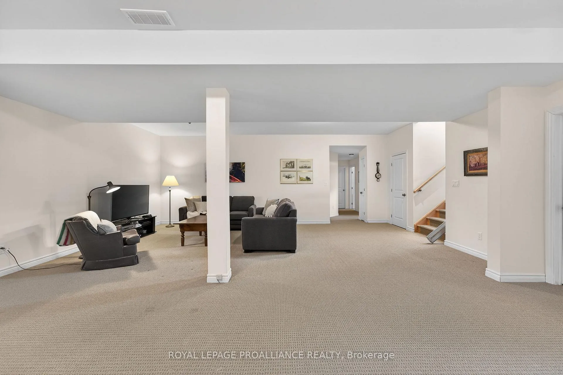 Photo 30 of 45 Maplehurst Crescent, Prince Edward County, Wellington Ward — HOMEH