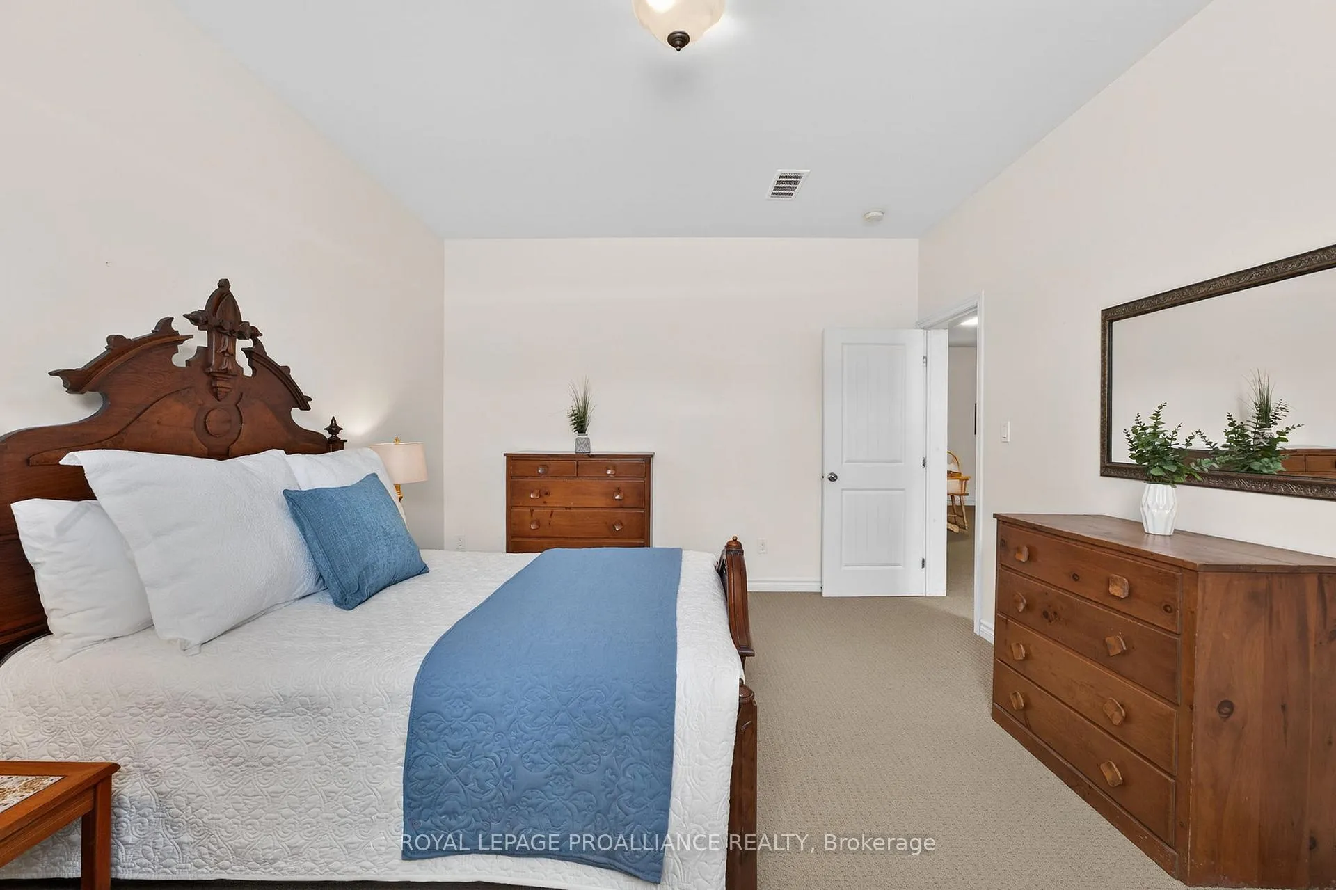 Photo 34 of 45 Maplehurst Crescent, Prince Edward County, Wellington Ward — HOMEH