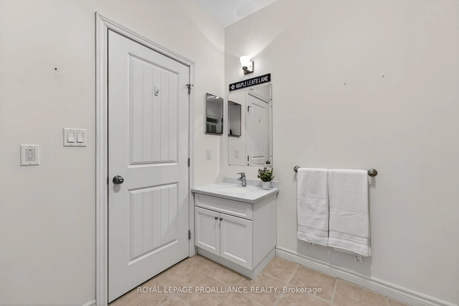 Photo 37 of 45 Maplehurst Crescent, Prince Edward County, Wellington Ward — HOMEH