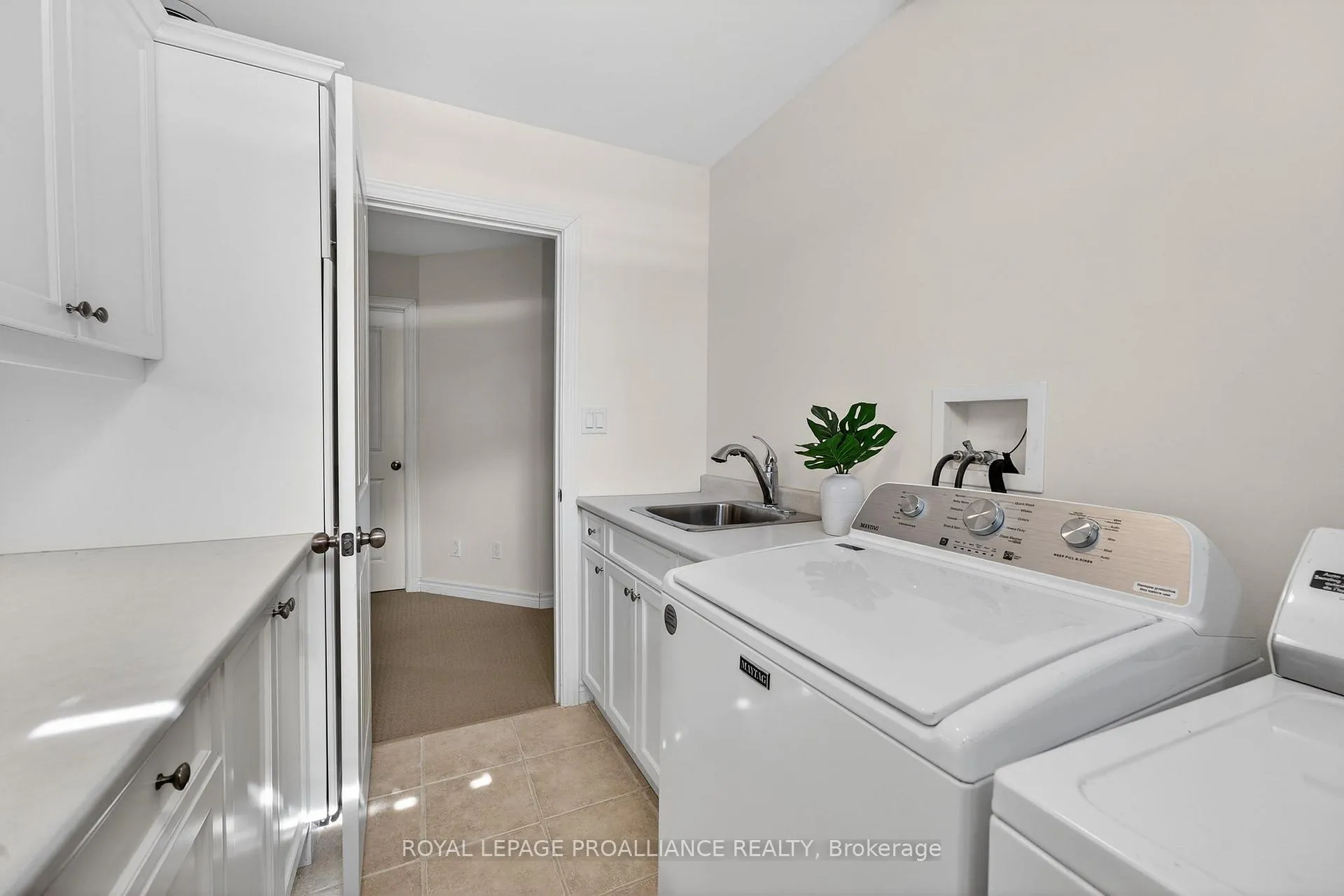 Photo 39 of 45 Maplehurst Crescent, Prince Edward County, Wellington Ward — HOMEH