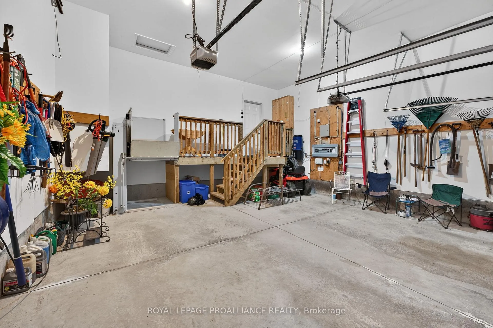 Photo 42 of 45 Maplehurst Crescent, Prince Edward County, Wellington Ward — HOMEH
