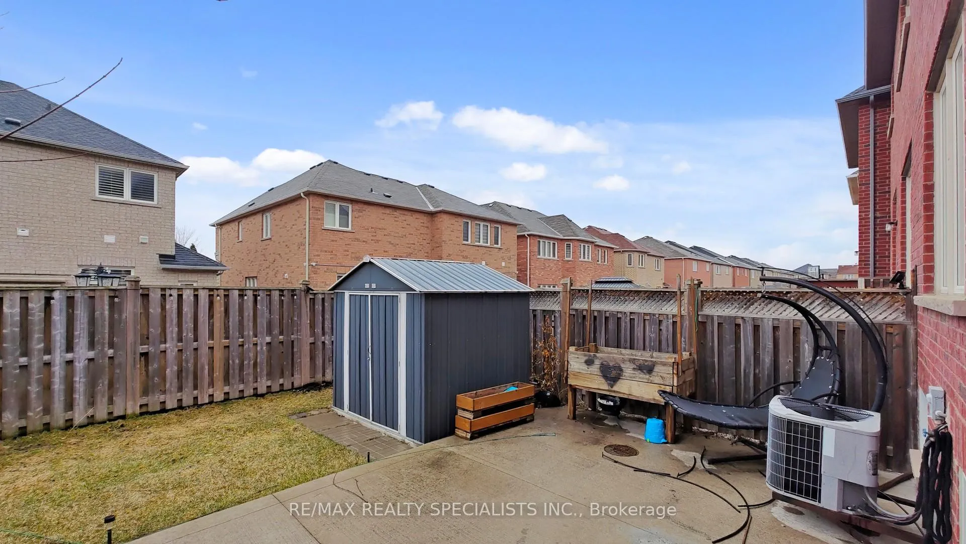 Photo 2 of 36 Totten Drive, Brampton, Sandringham-Wellington — HOMEH