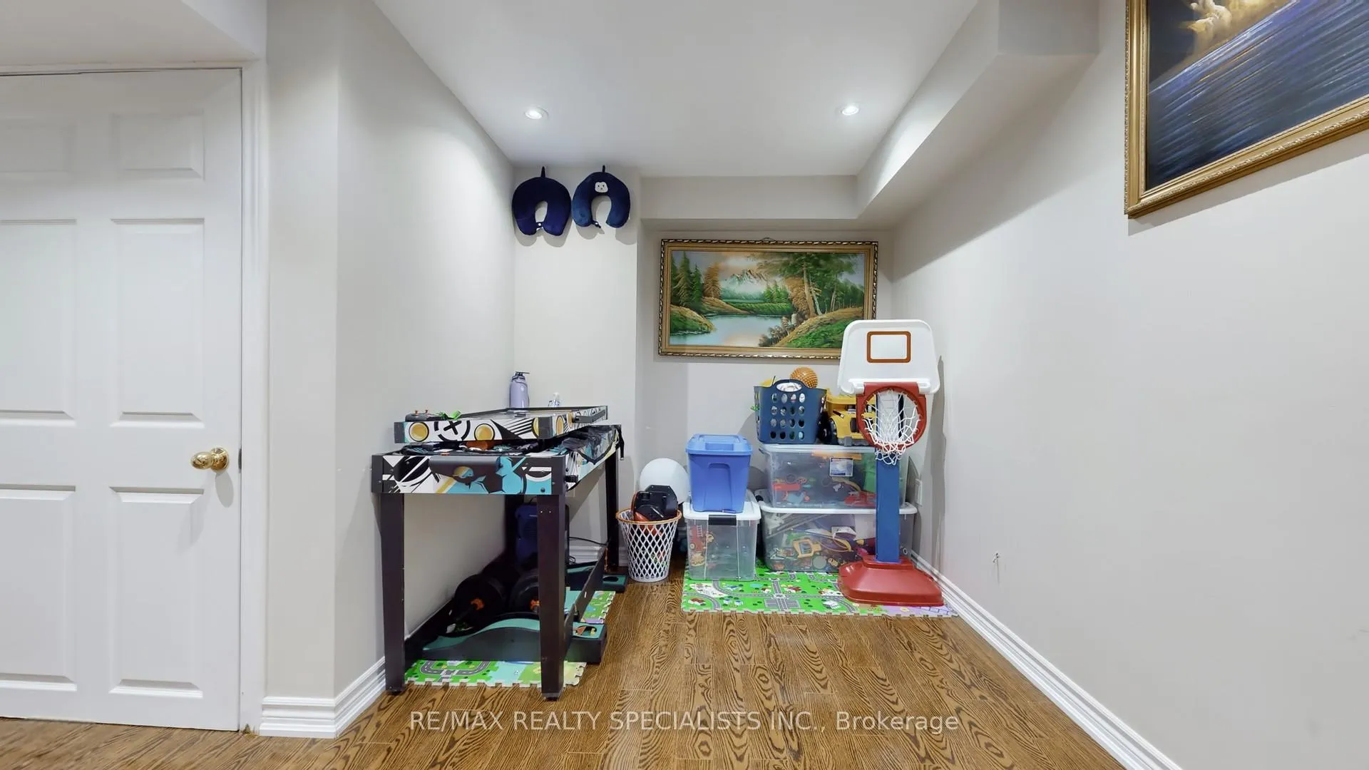 Photo 22 of 36 Totten Drive, Brampton, Sandringham-Wellington — HOMEH