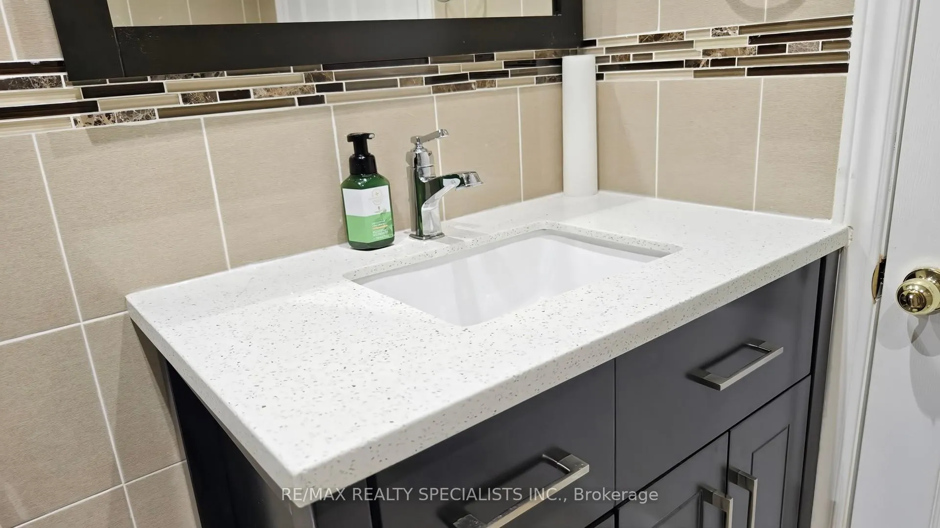 Photo 26 of 36 Totten Drive, Brampton, Sandringham-Wellington — HOMEH