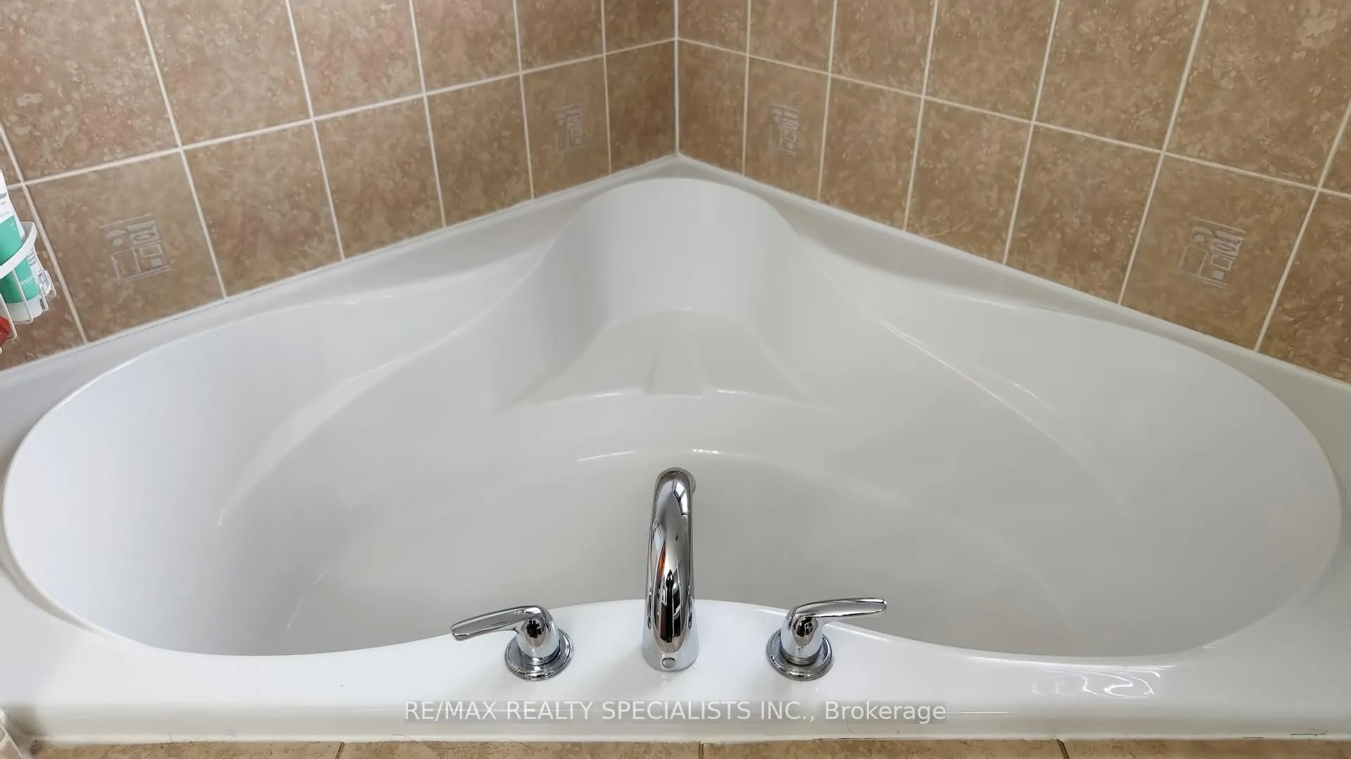 Photo 44 of 36 Totten Drive, Brampton, Sandringham-Wellington — HOMEH