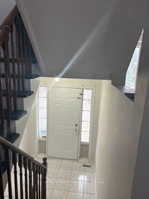Photo 4 of Unit 133, 65 Brickyard Way, Brampton, Brampton North — HOMEH