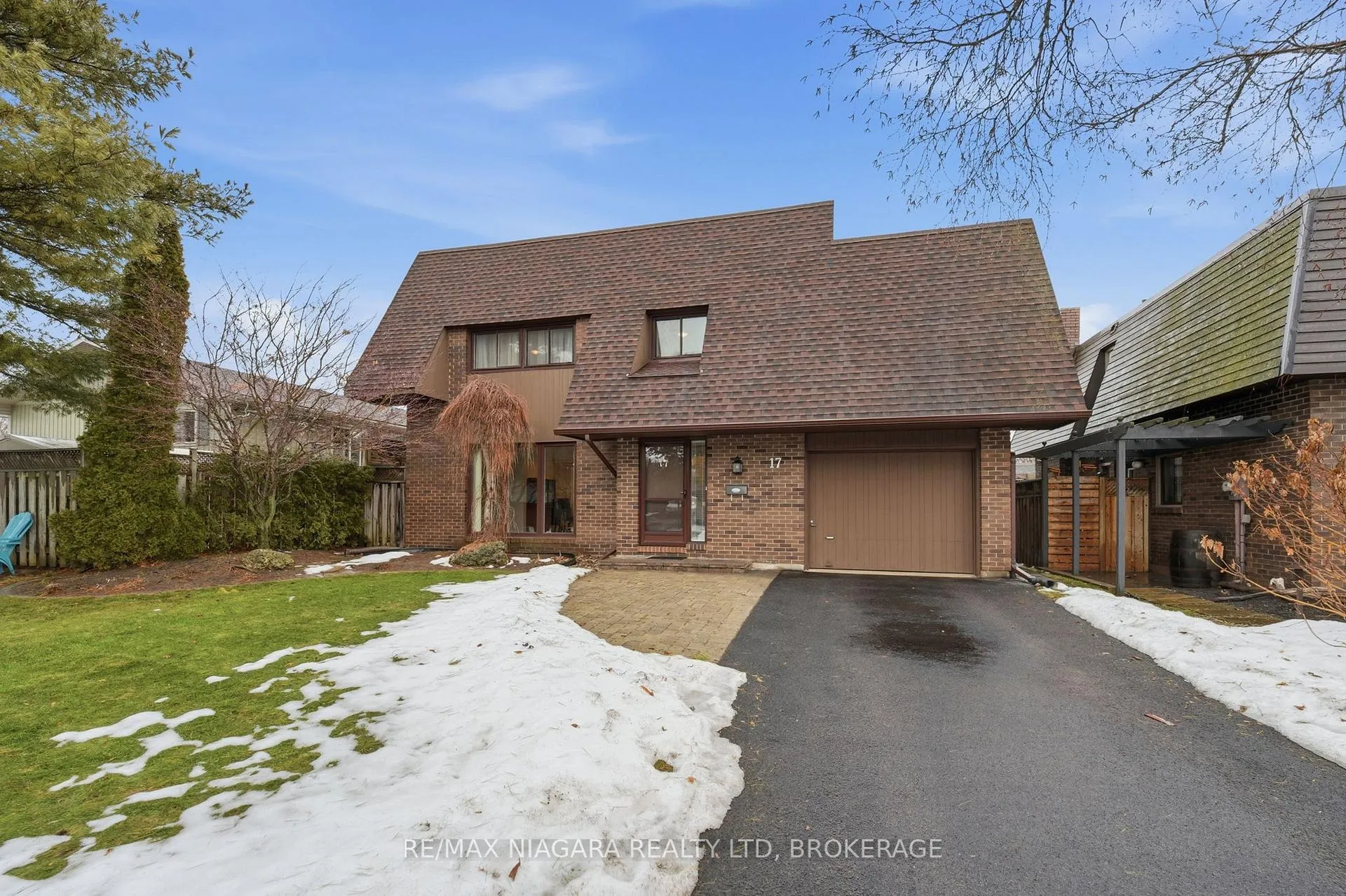 Photo 1 of 17 The Cedars, St. Catharines, Vine/Linwell — HOMEH