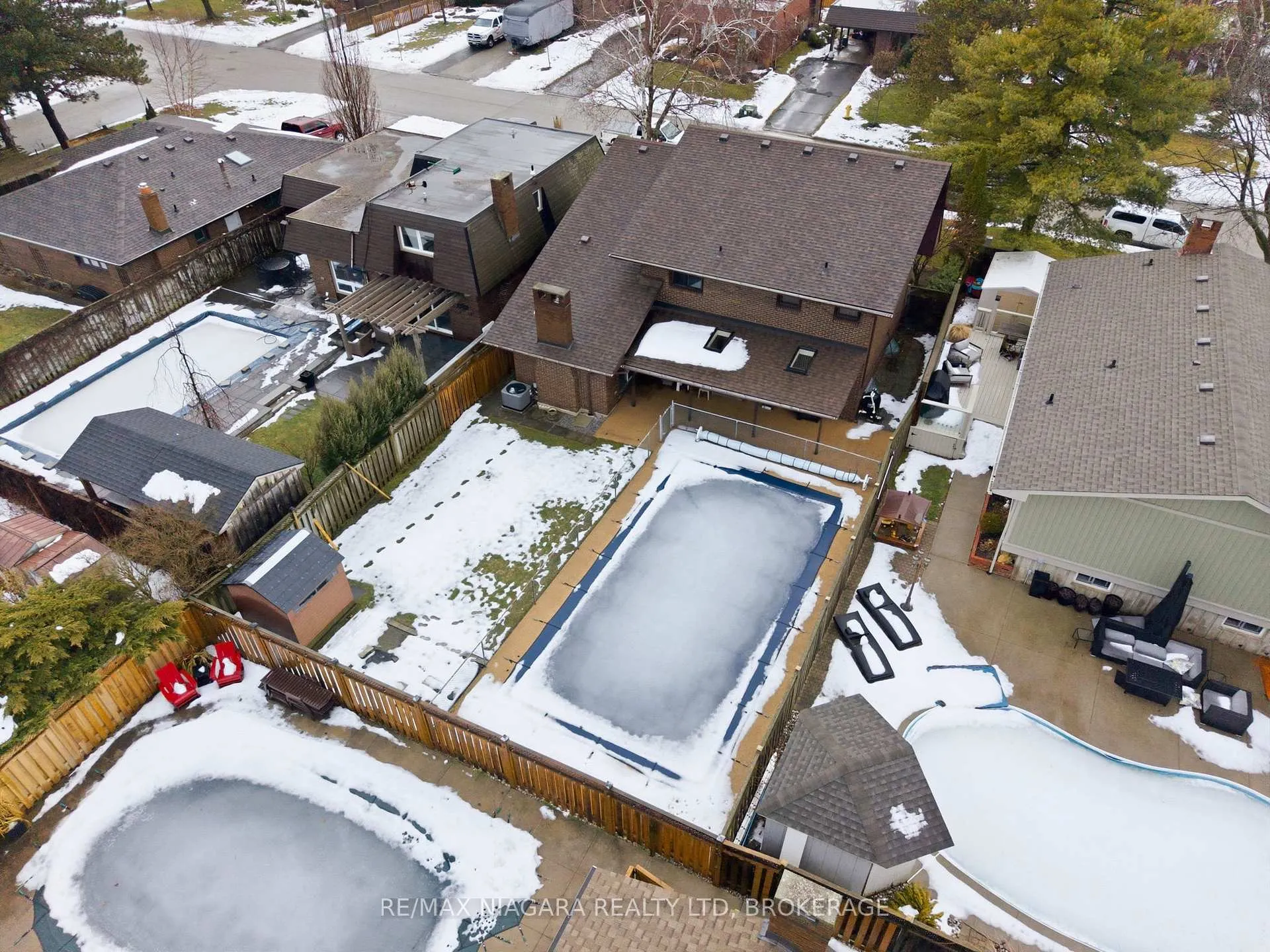 Photo 2 of 17 The Cedars, St. Catharines, Vine/Linwell — HOMEH