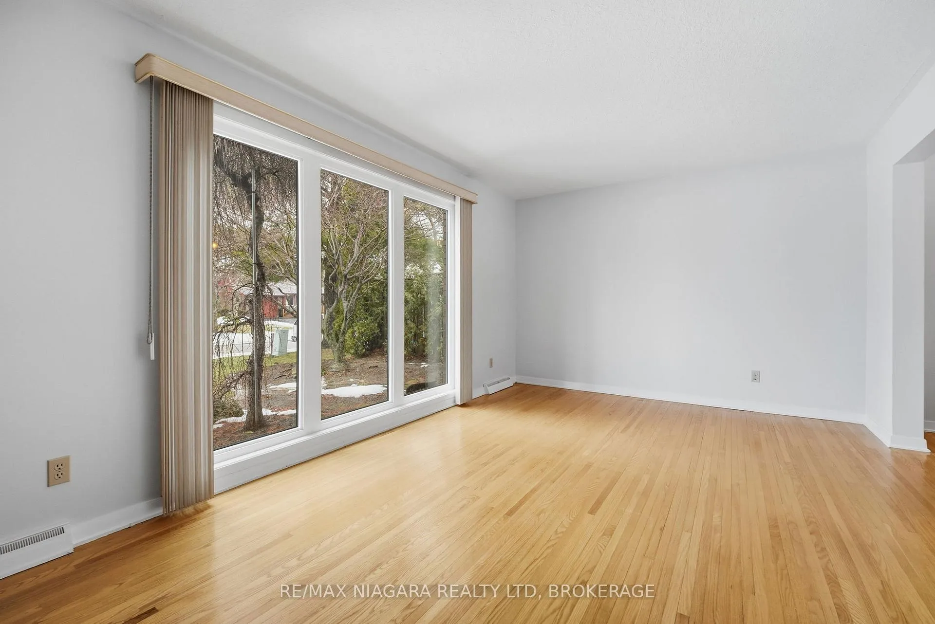 Photo 13 of 17 The Cedars, St. Catharines, Vine/Linwell — HOMEH