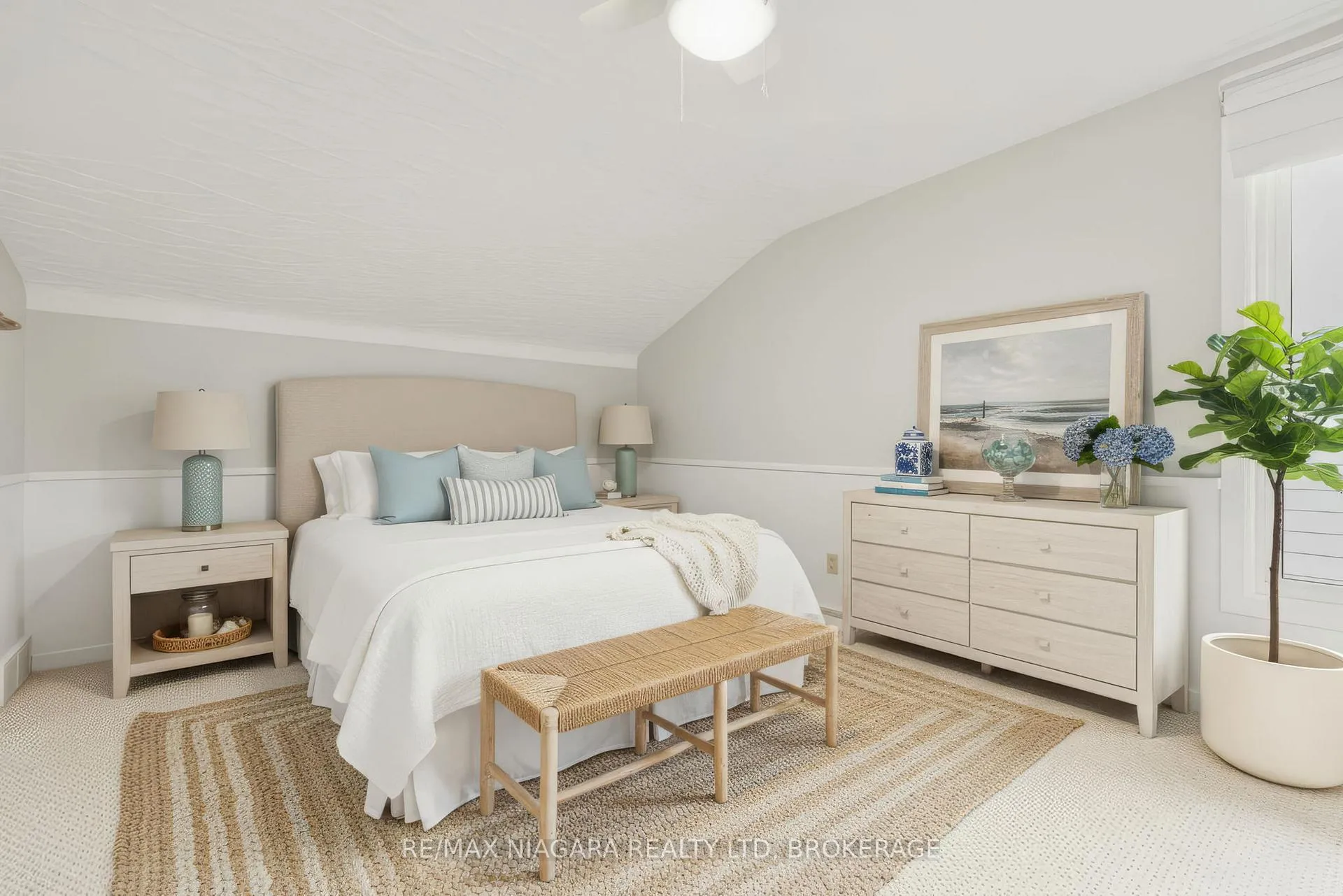 Photo 27 of 17 The Cedars, St. Catharines, Vine/Linwell — HOMEH