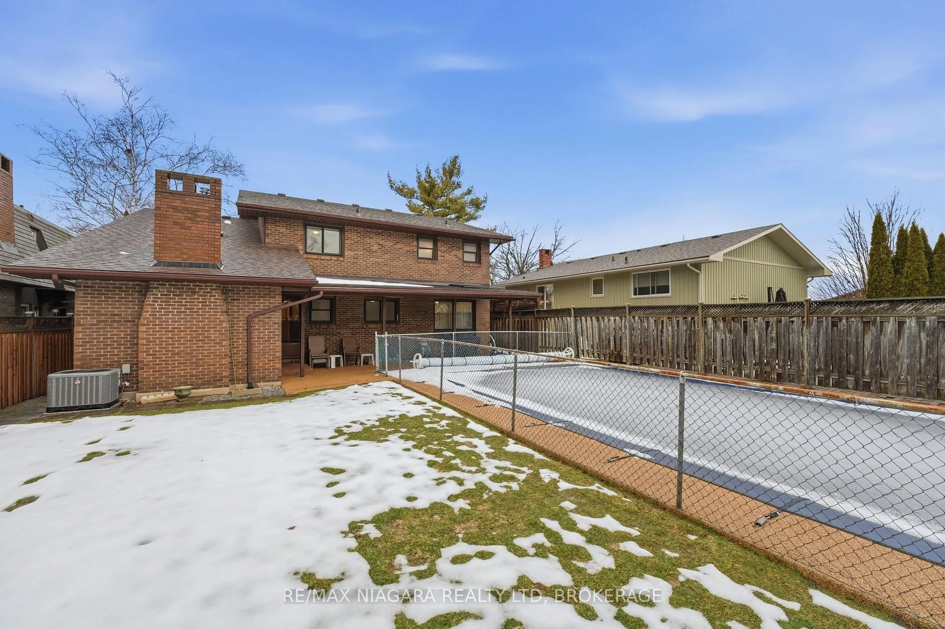 Photo 32 of 17 The Cedars, St. Catharines, Vine/Linwell — HOMEH