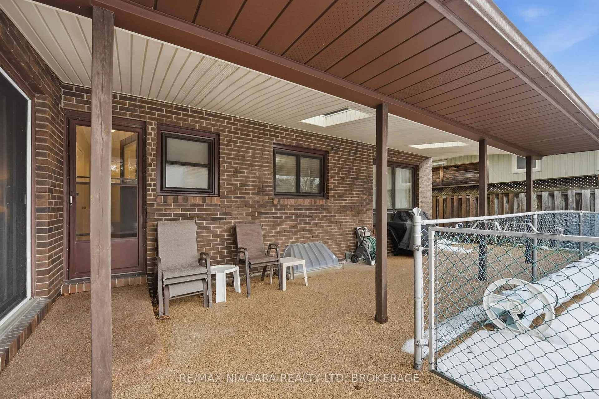 Photo 39 of 17 The Cedars, St. Catharines, Vine/Linwell — HOMEH