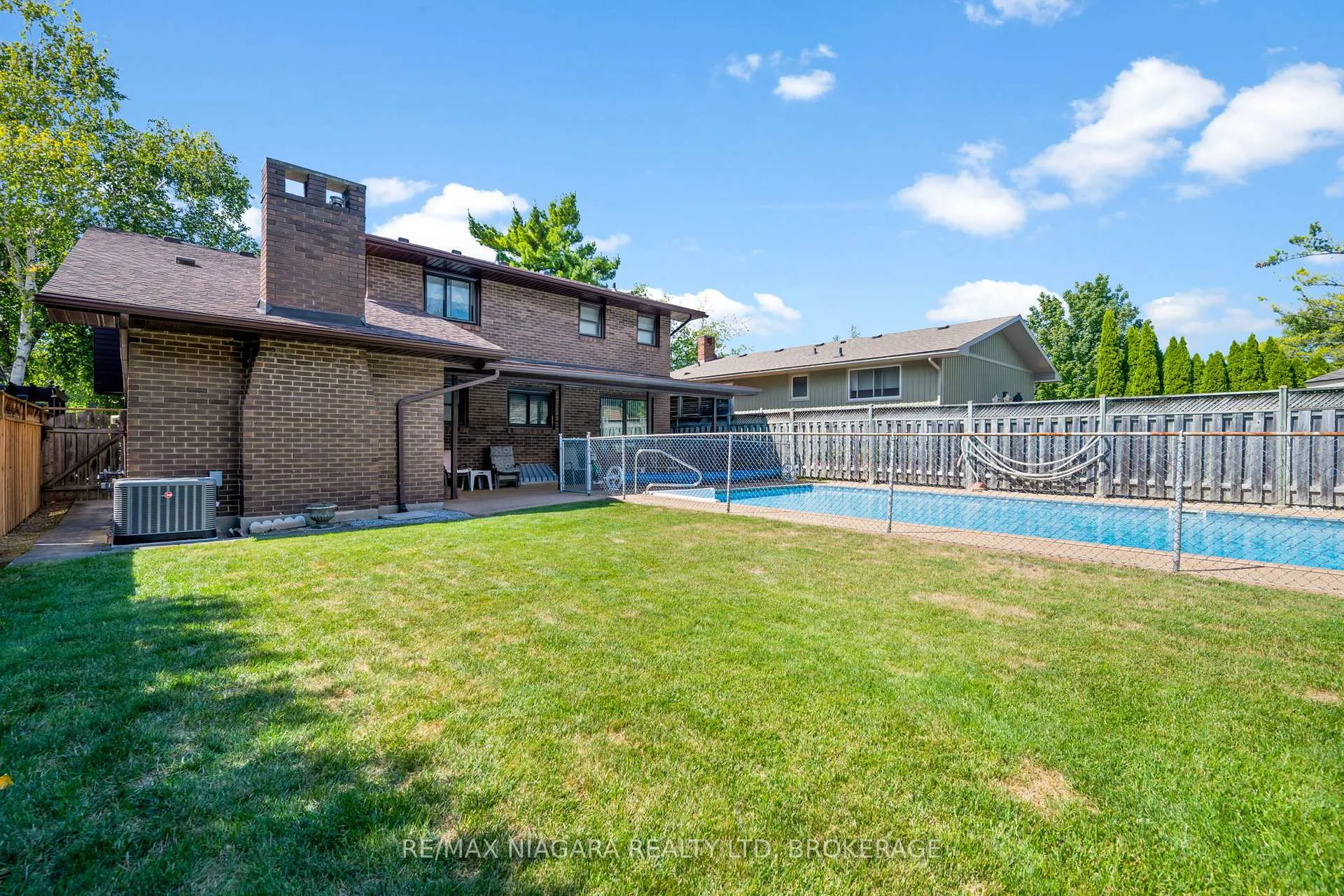 Photo 40 of 17 The Cedars, St. Catharines, Vine/Linwell — HOMEH