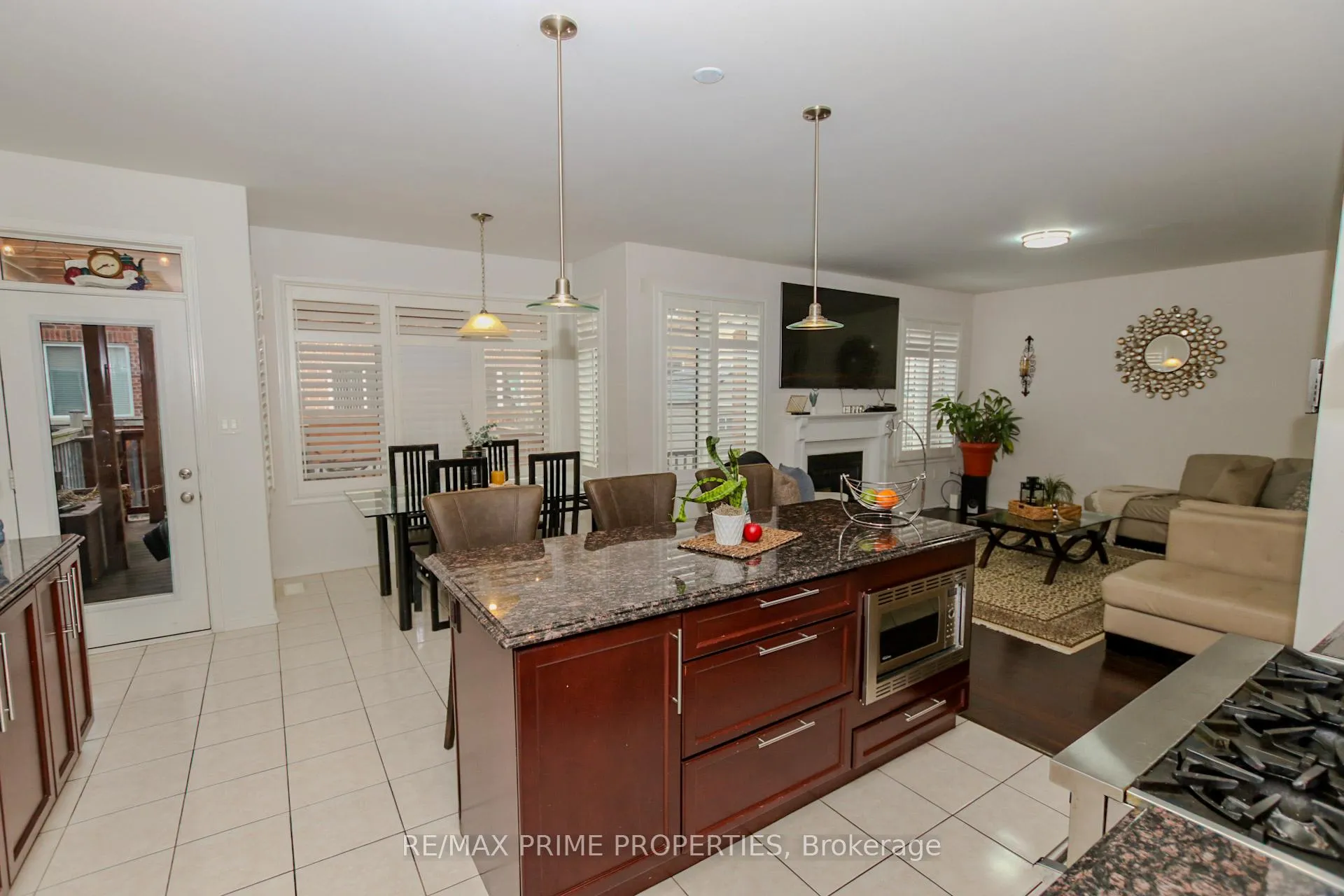 Photo 3 of 50 Gibbs Road, Brampton, Northwest Brampton — HOMEH