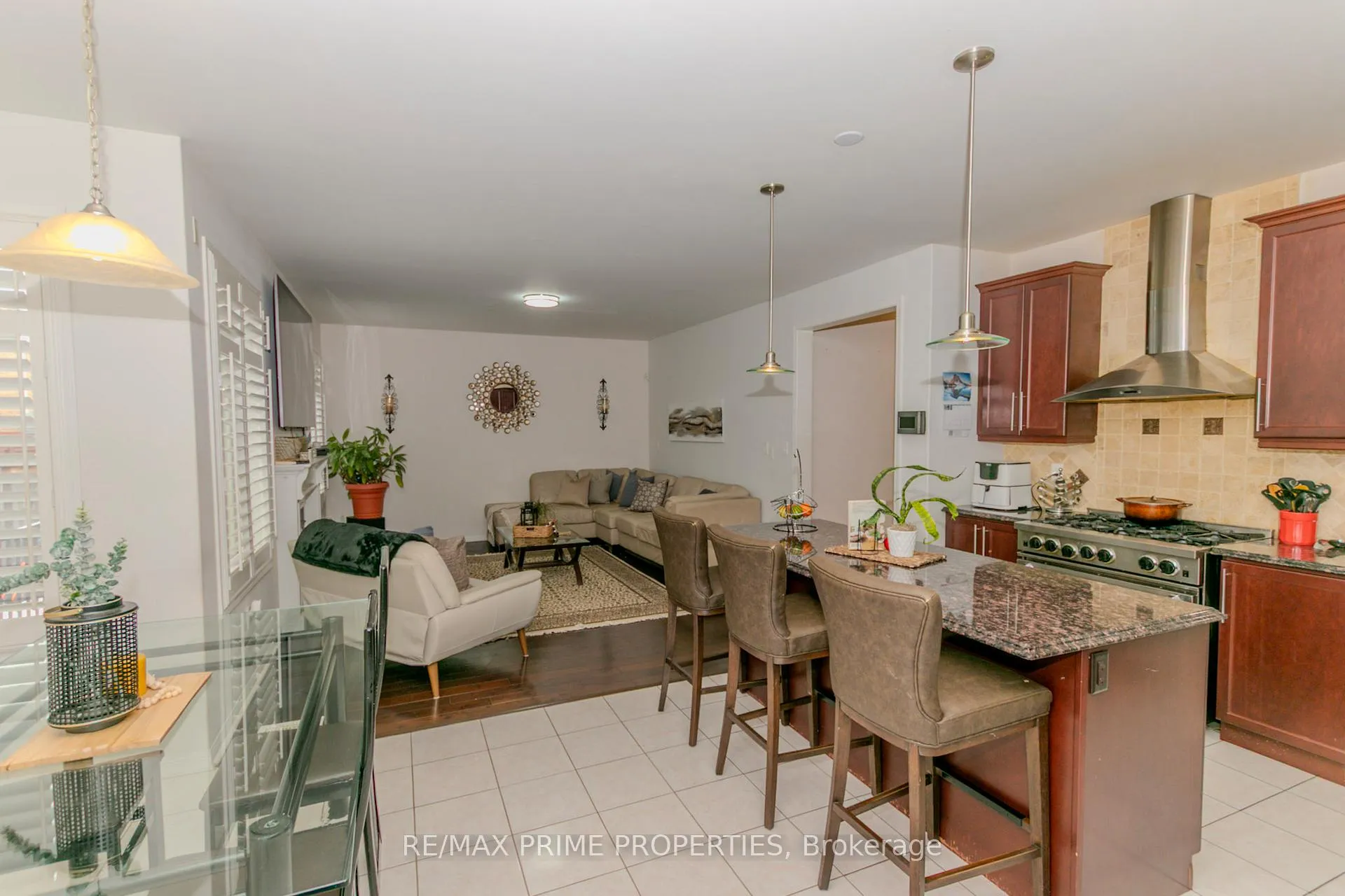 Photo 4 of 50 Gibbs Road, Brampton, Northwest Brampton — HOMEH